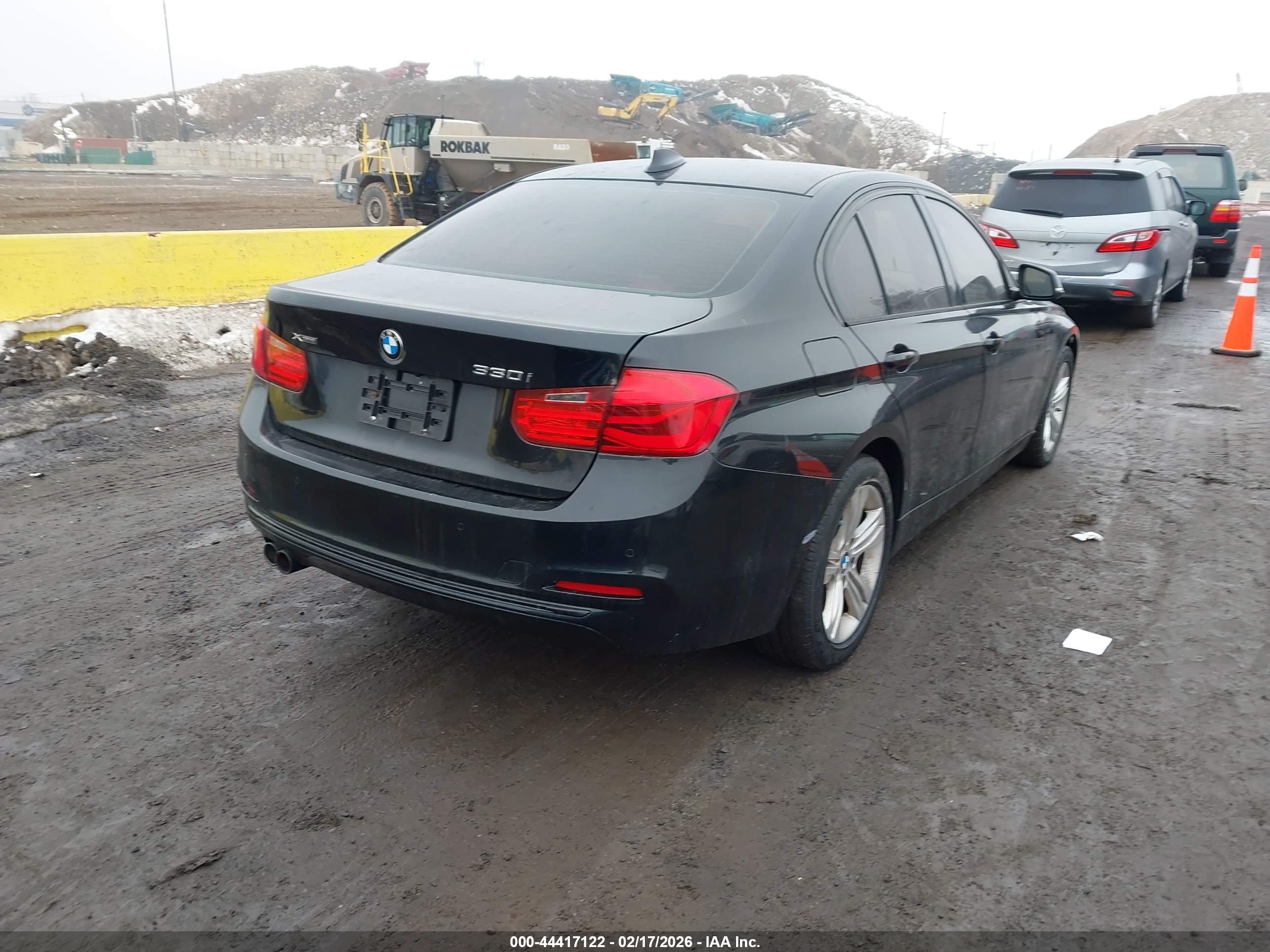 BMW 330I image 4