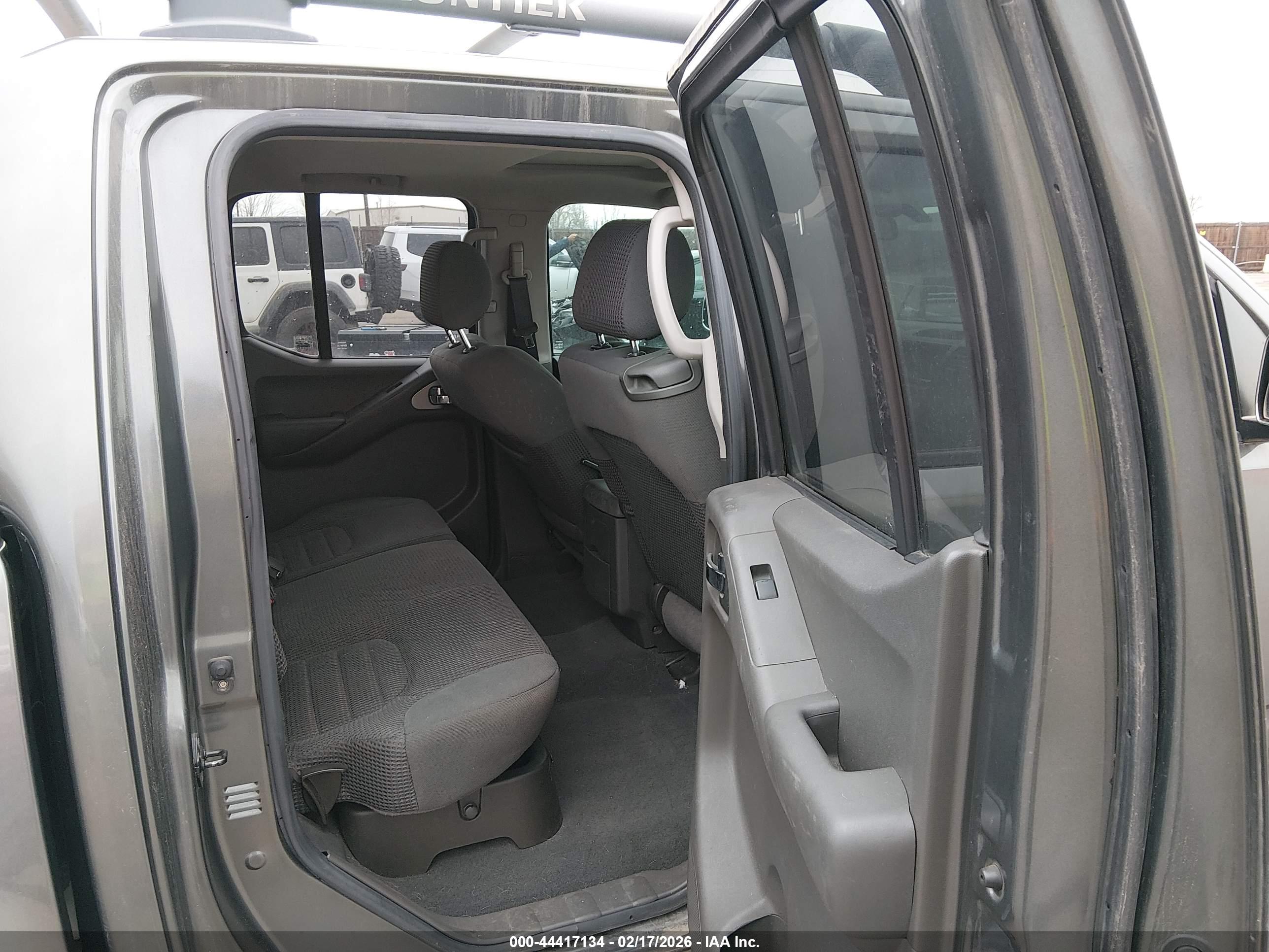 NISSAN FRONTIER image 8