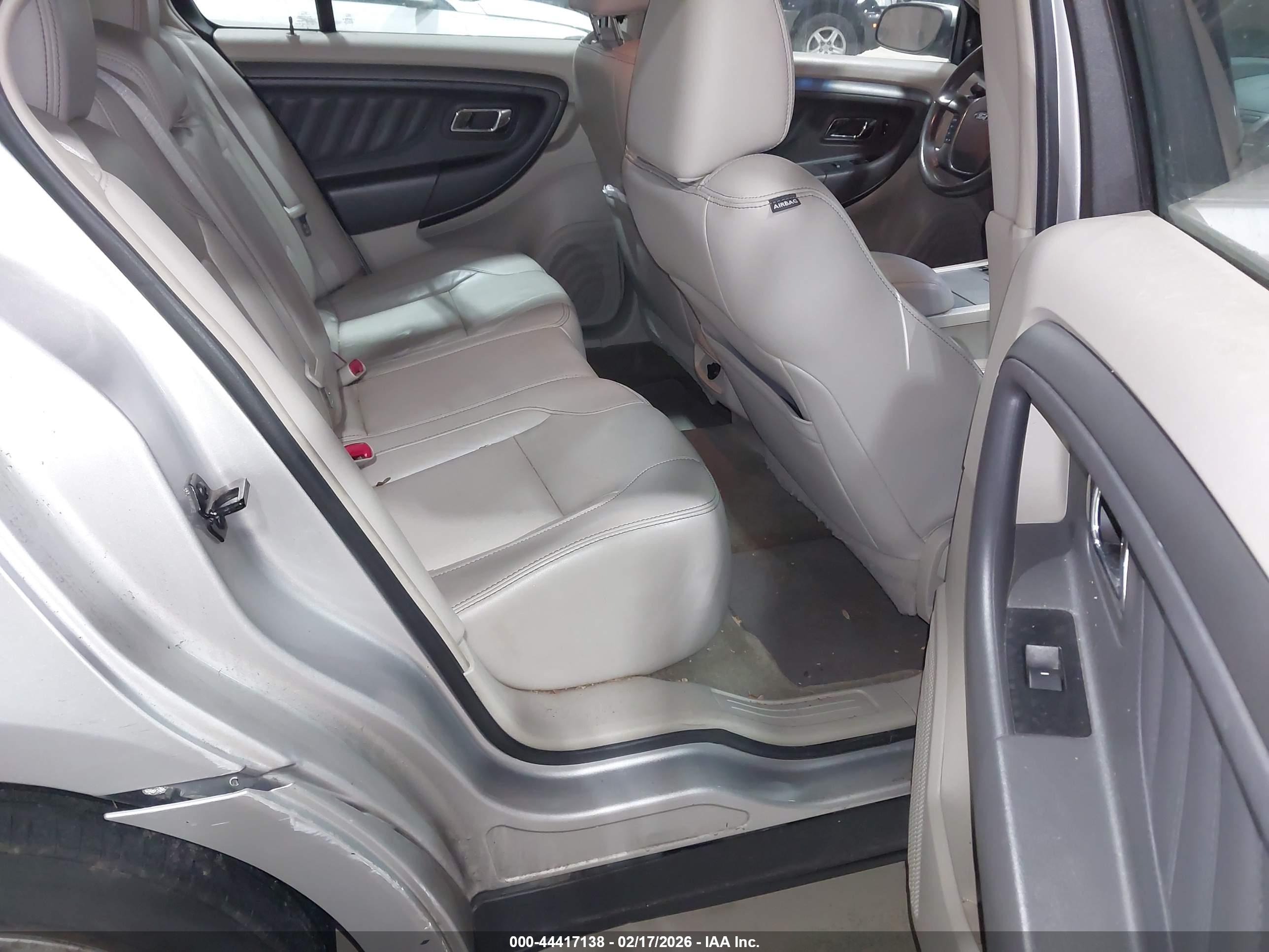FORD TAURUS image 8