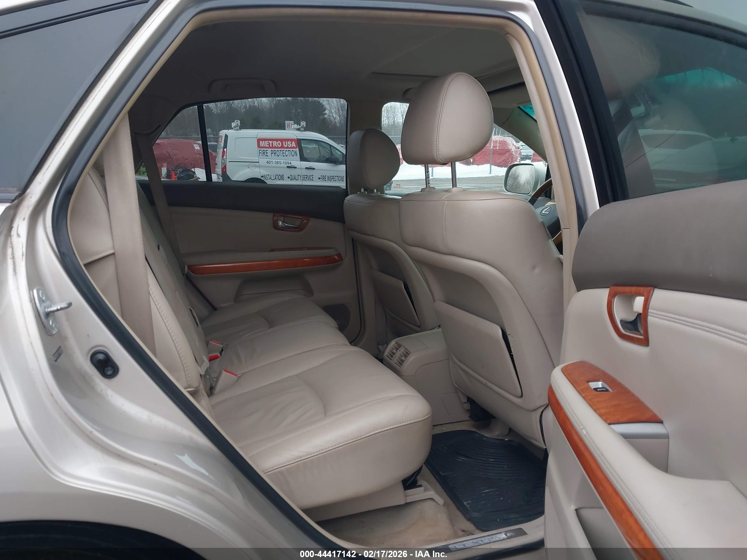 LEXUS RX image 8