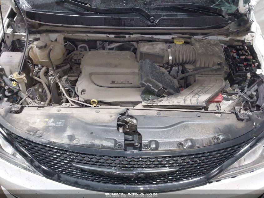 CHRYSLER PACIFICA image 10