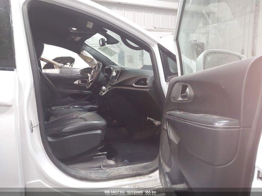 CHRYSLER PACIFICA image 5