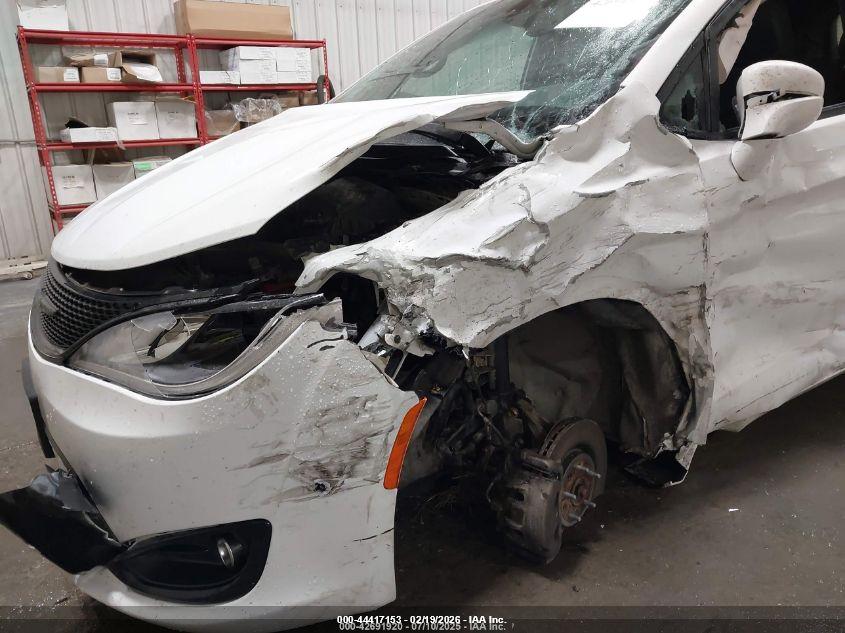 CHRYSLER PACIFICA image 6