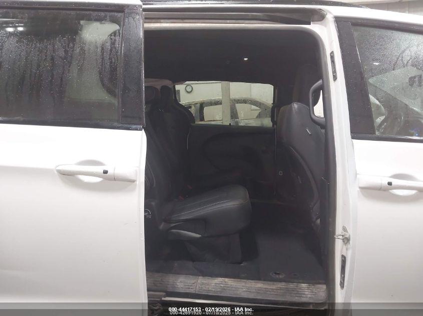CHRYSLER PACIFICA image 8