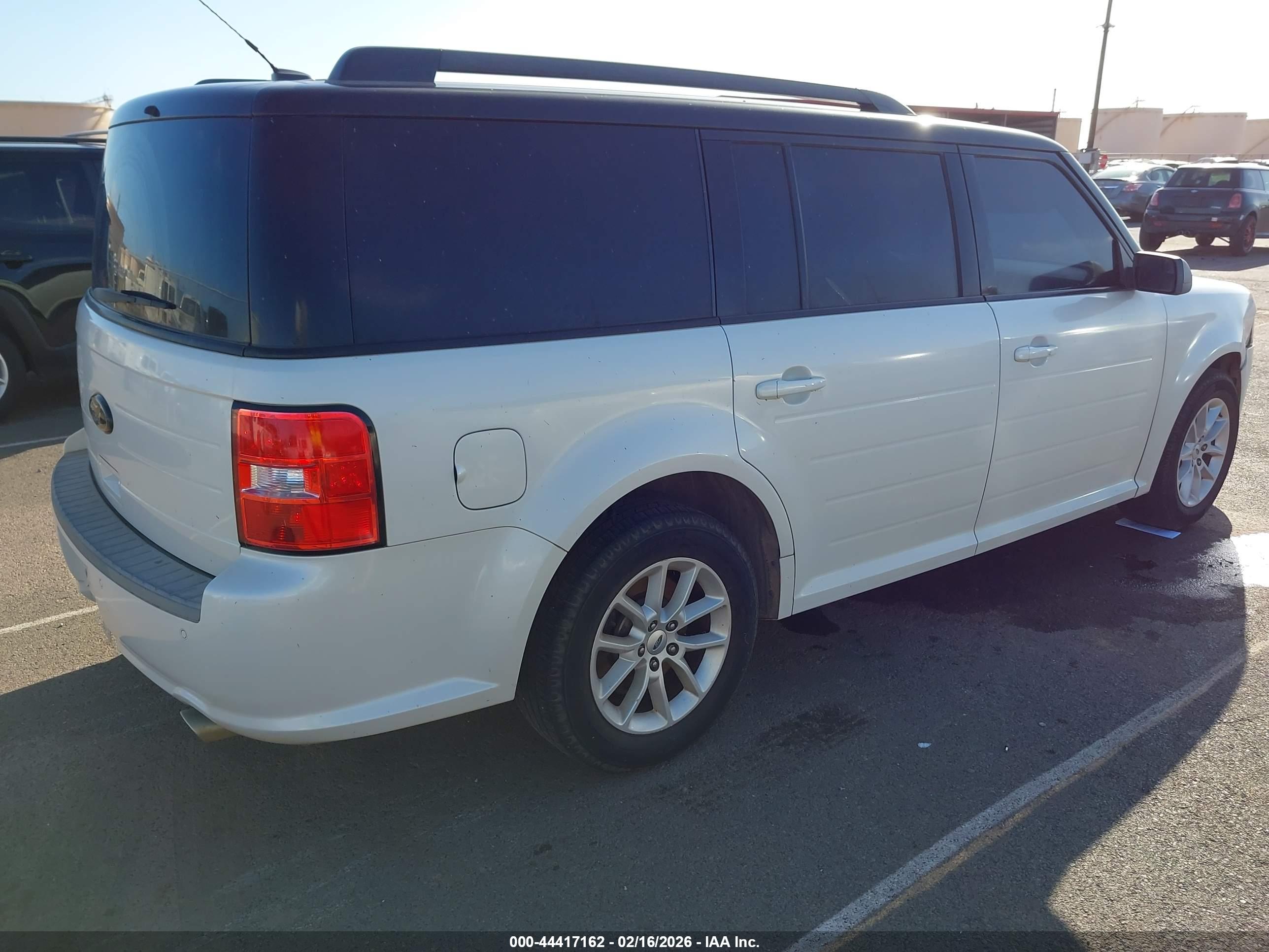 FORD FLEX image 4