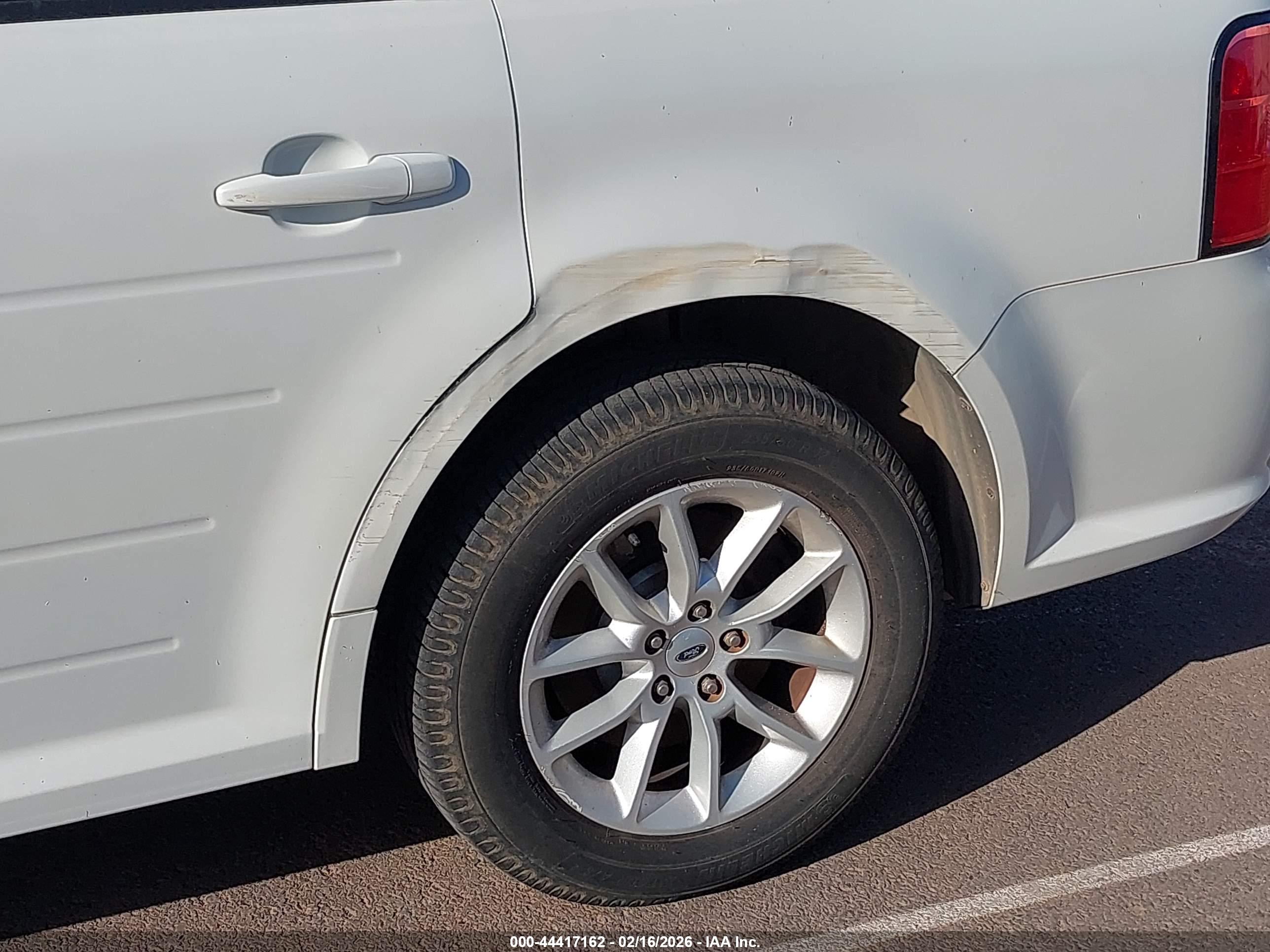 FORD FLEX image 6