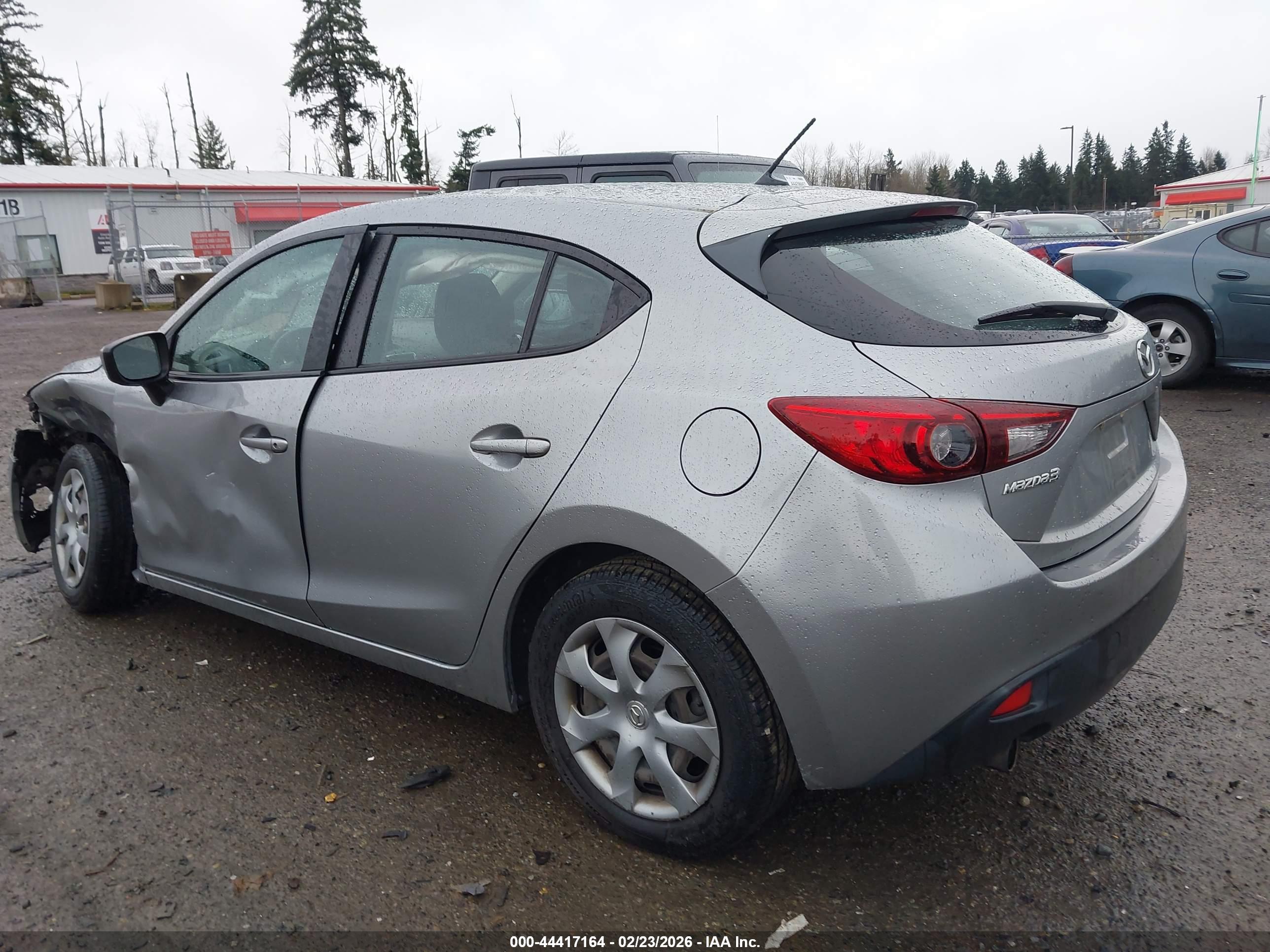 MAZDA MAZDA3 image 3