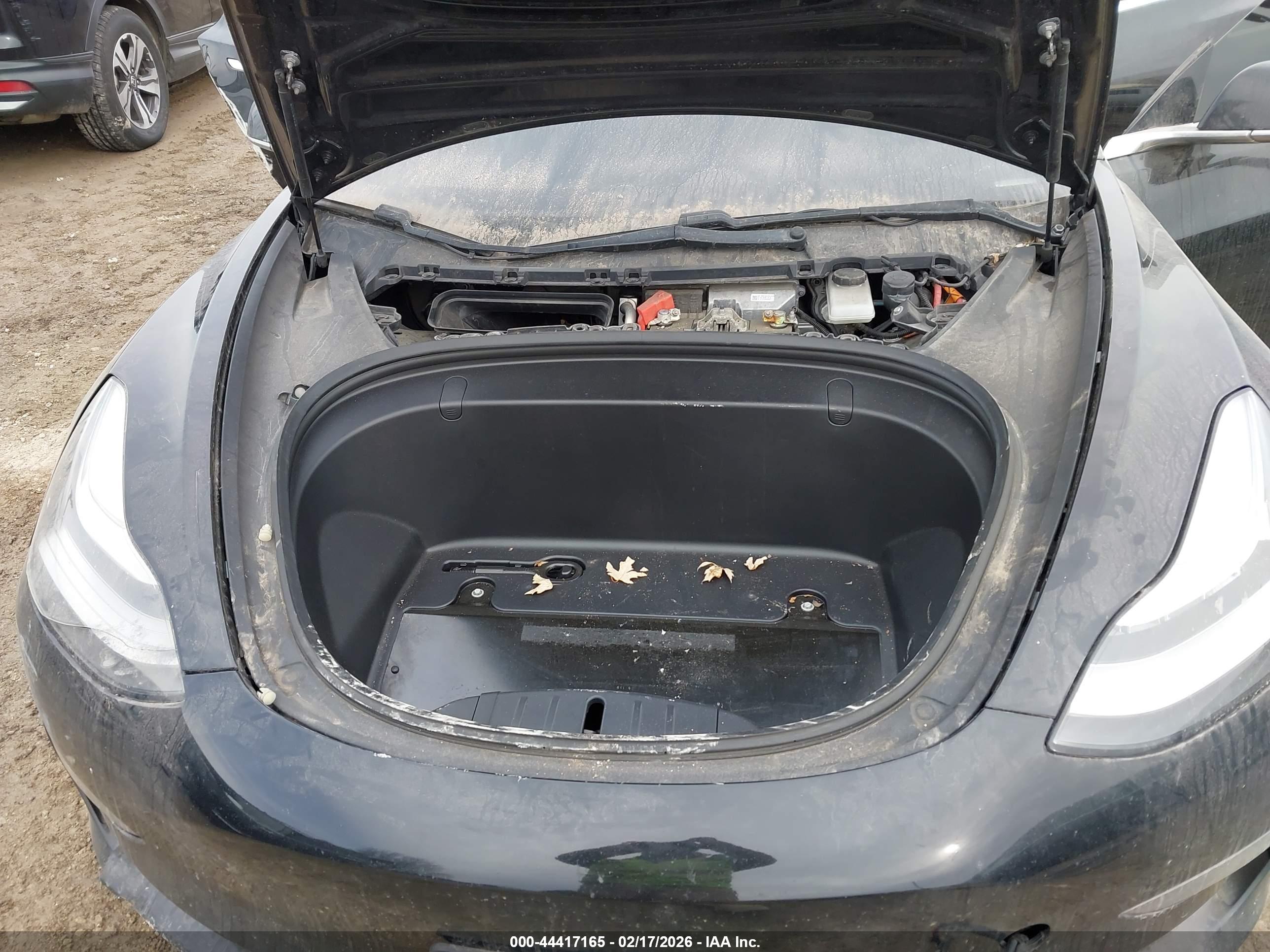 TESLA MODEL image 10