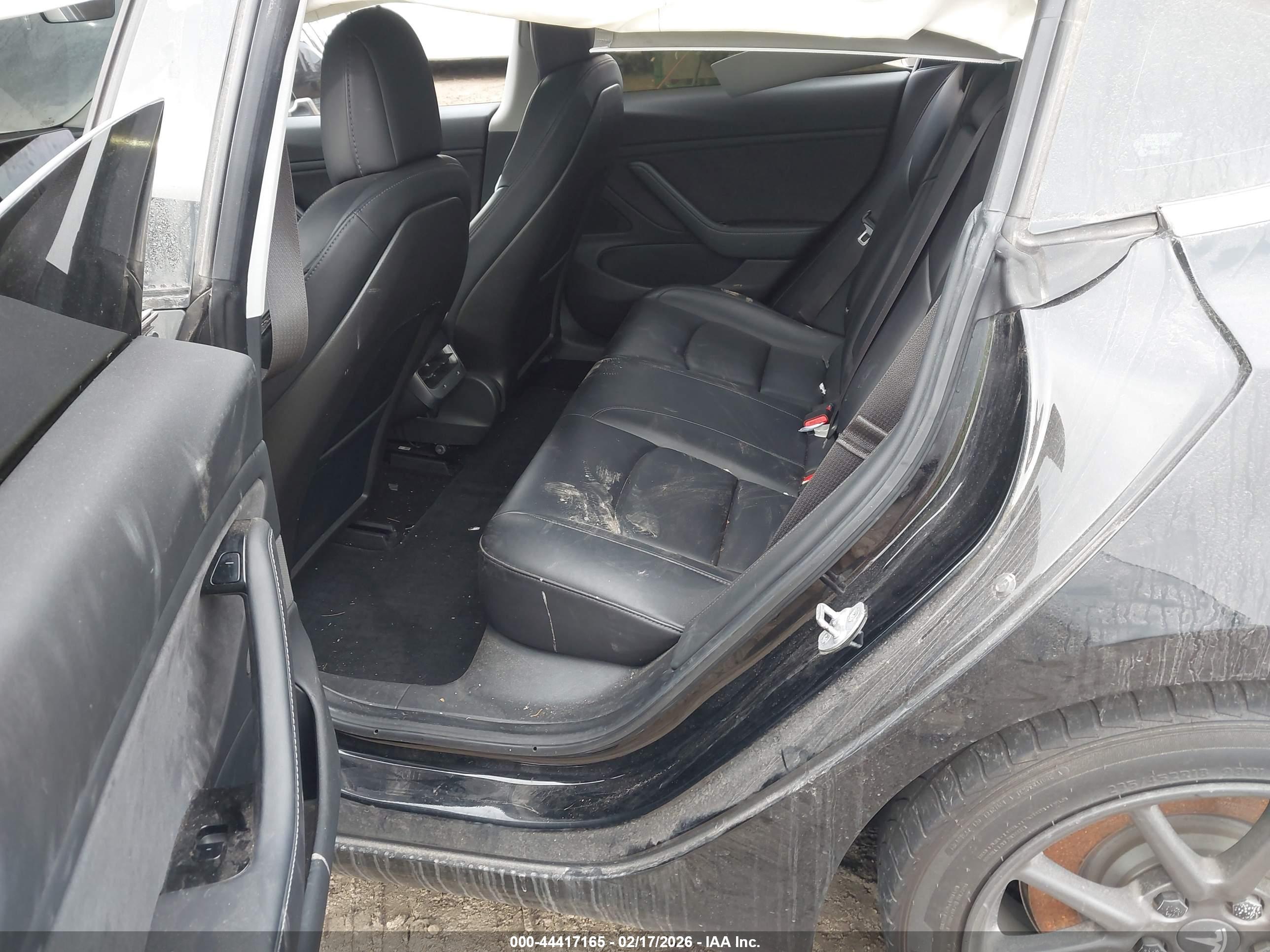 TESLA MODEL image 8