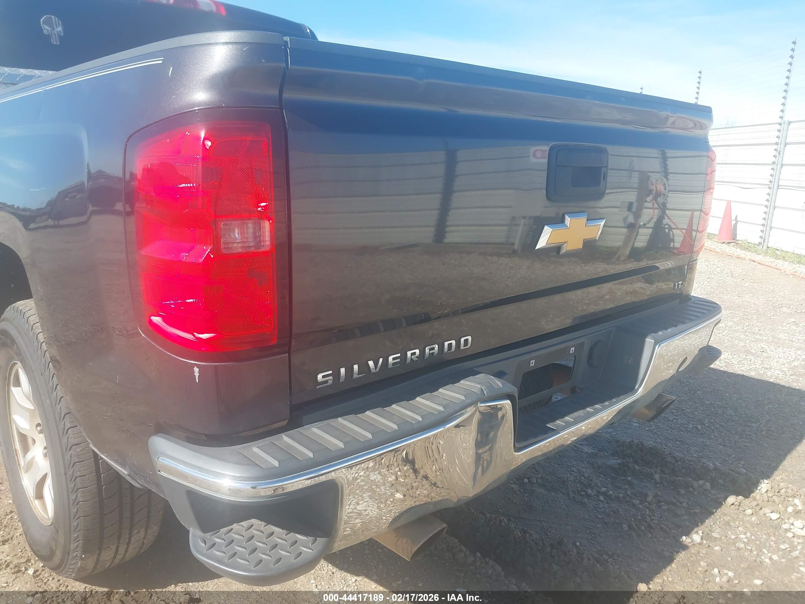 CHEVROLET SILVERADO image 6