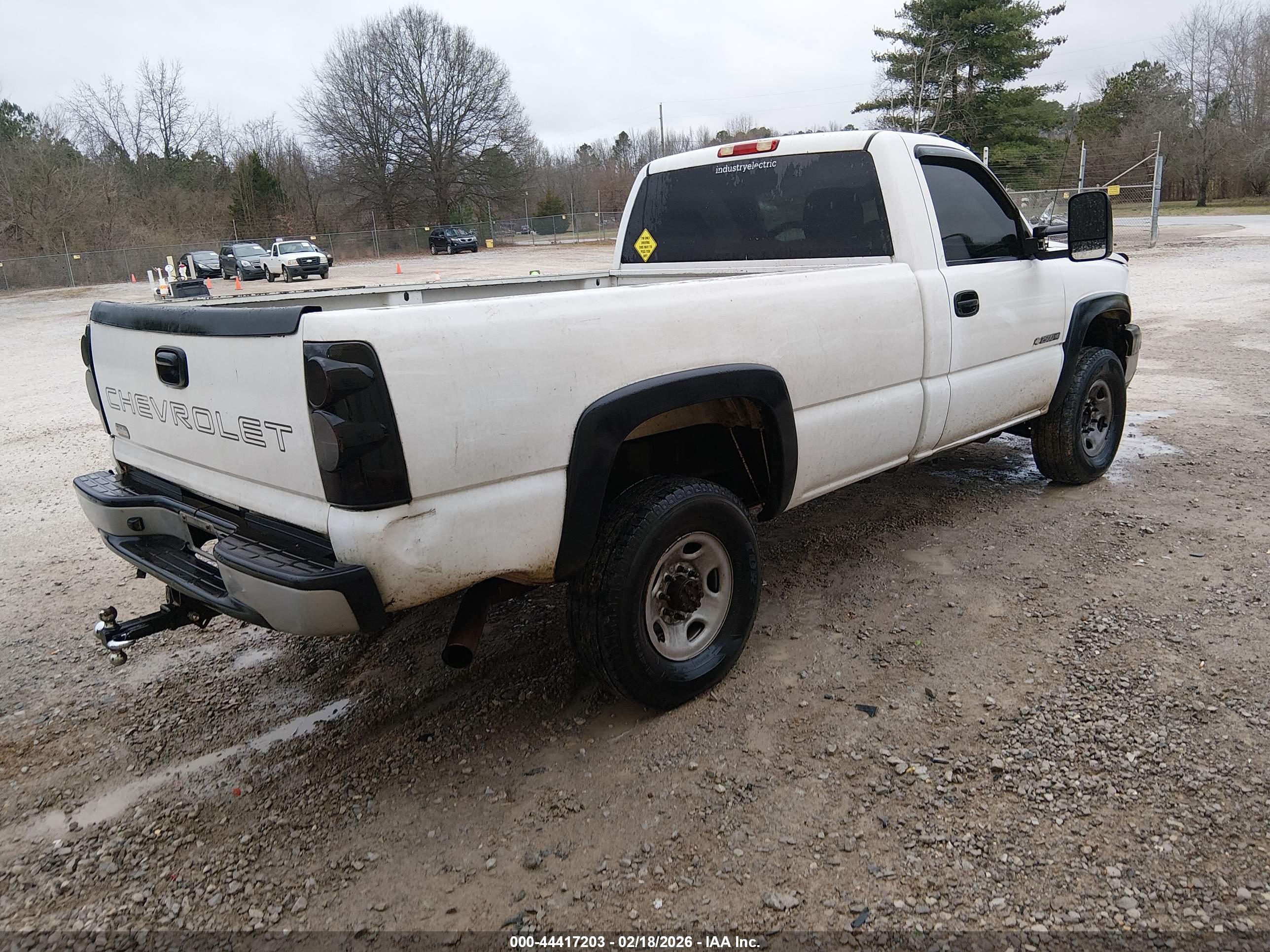 CHEVROLET SILVERADO image 4