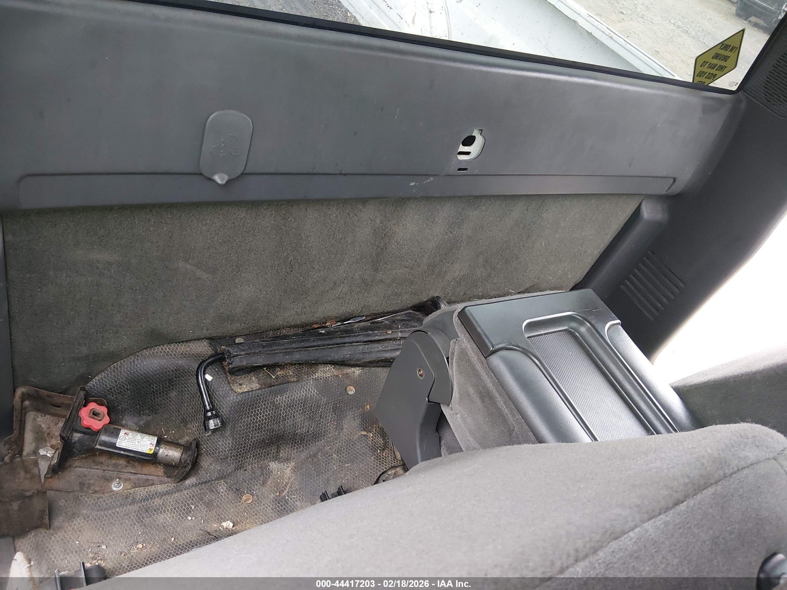 CHEVROLET SILVERADO image 8