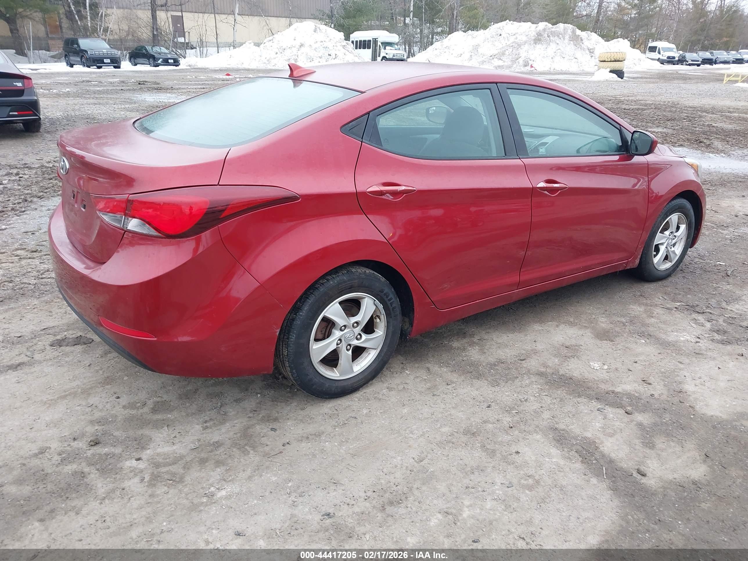 HYUNDAI ELANTRA image 4