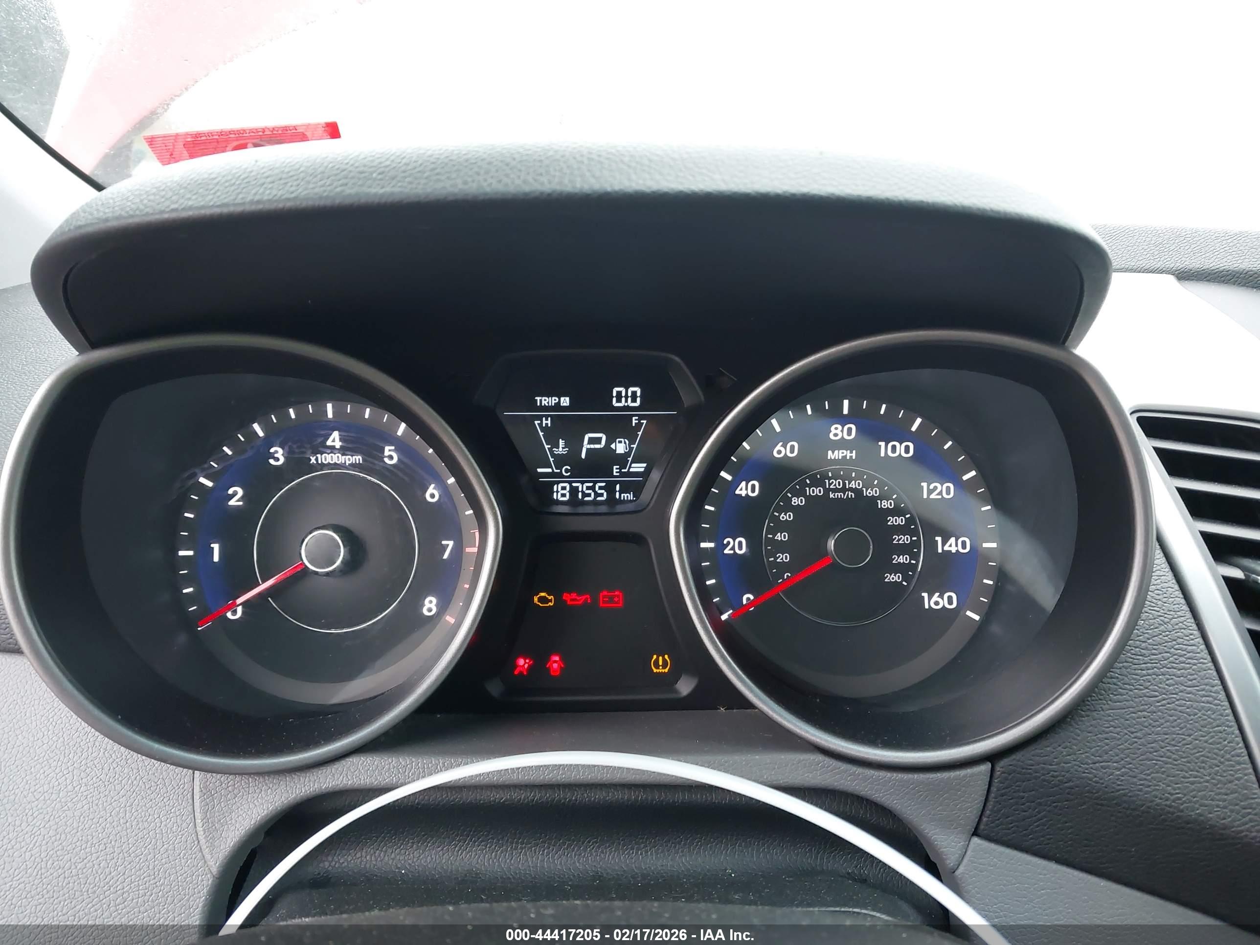 HYUNDAI ELANTRA image 7