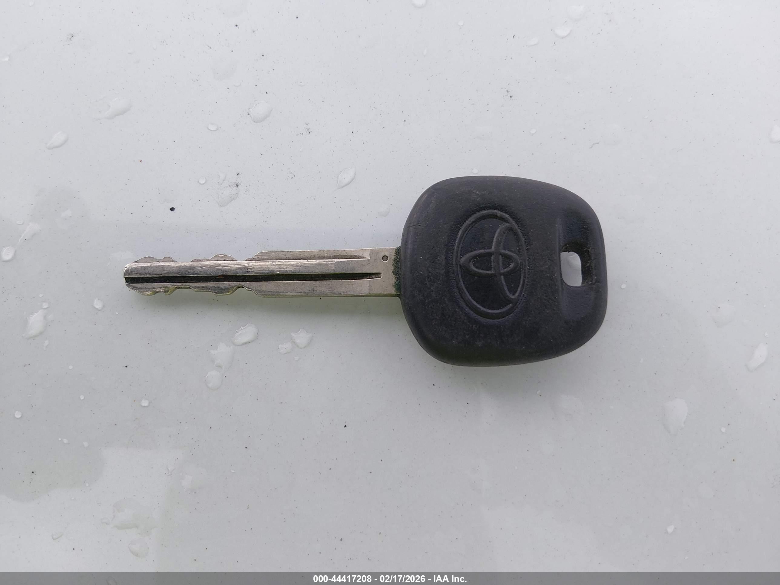 TOYOTA PRIUS image 11