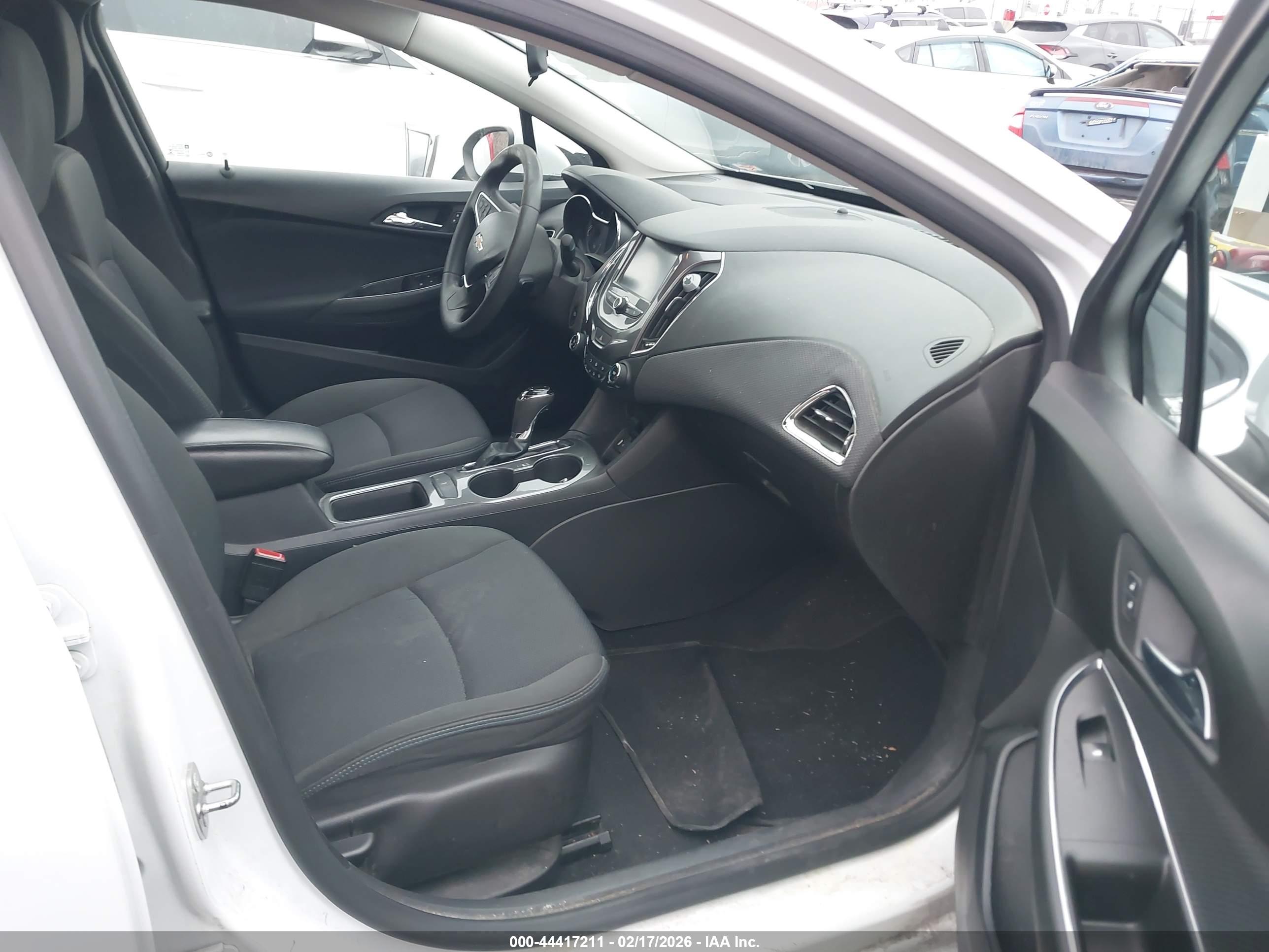 CHEVROLET CRUZE image 5