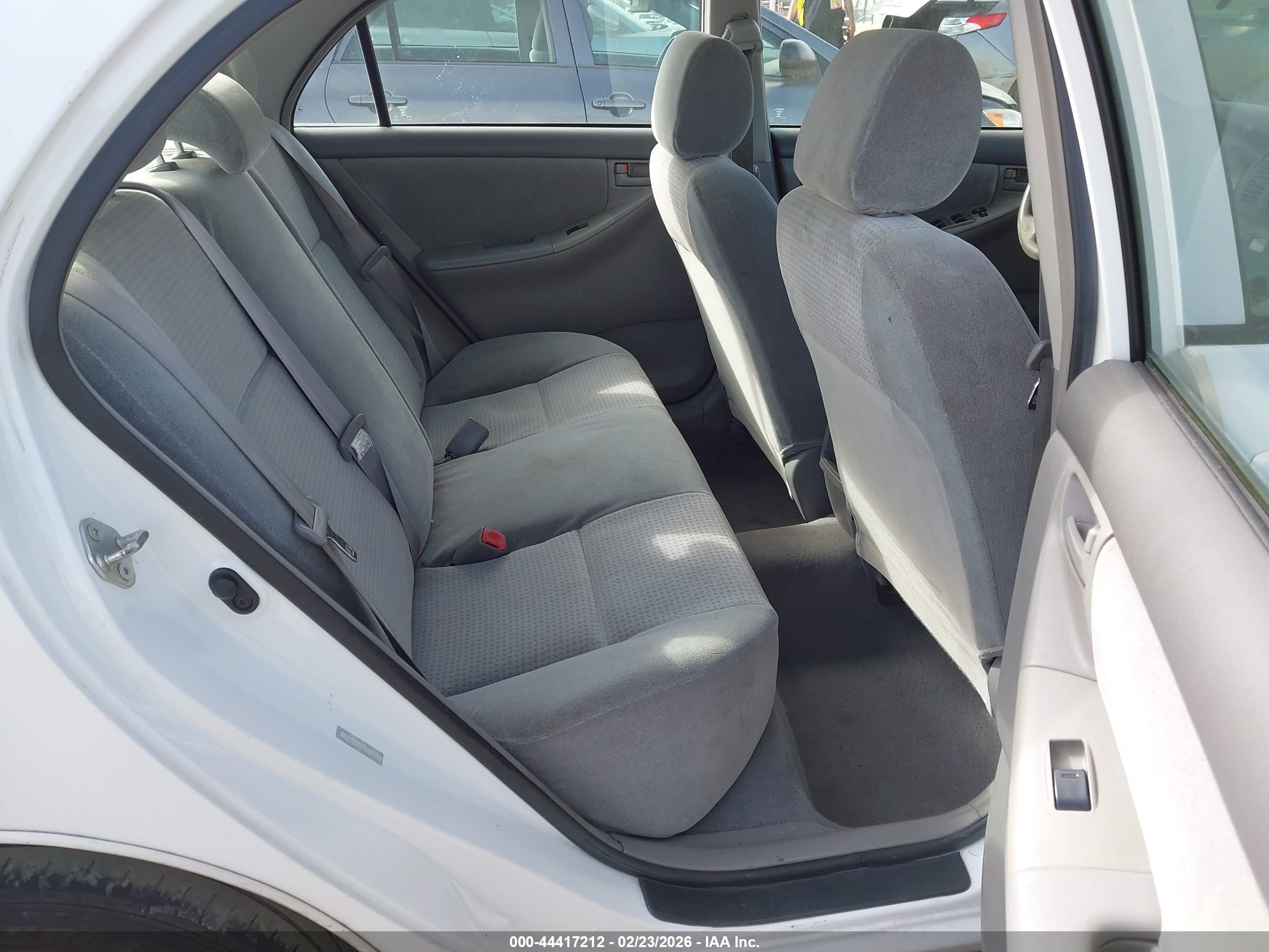 TOYOTA COROLLA image 8