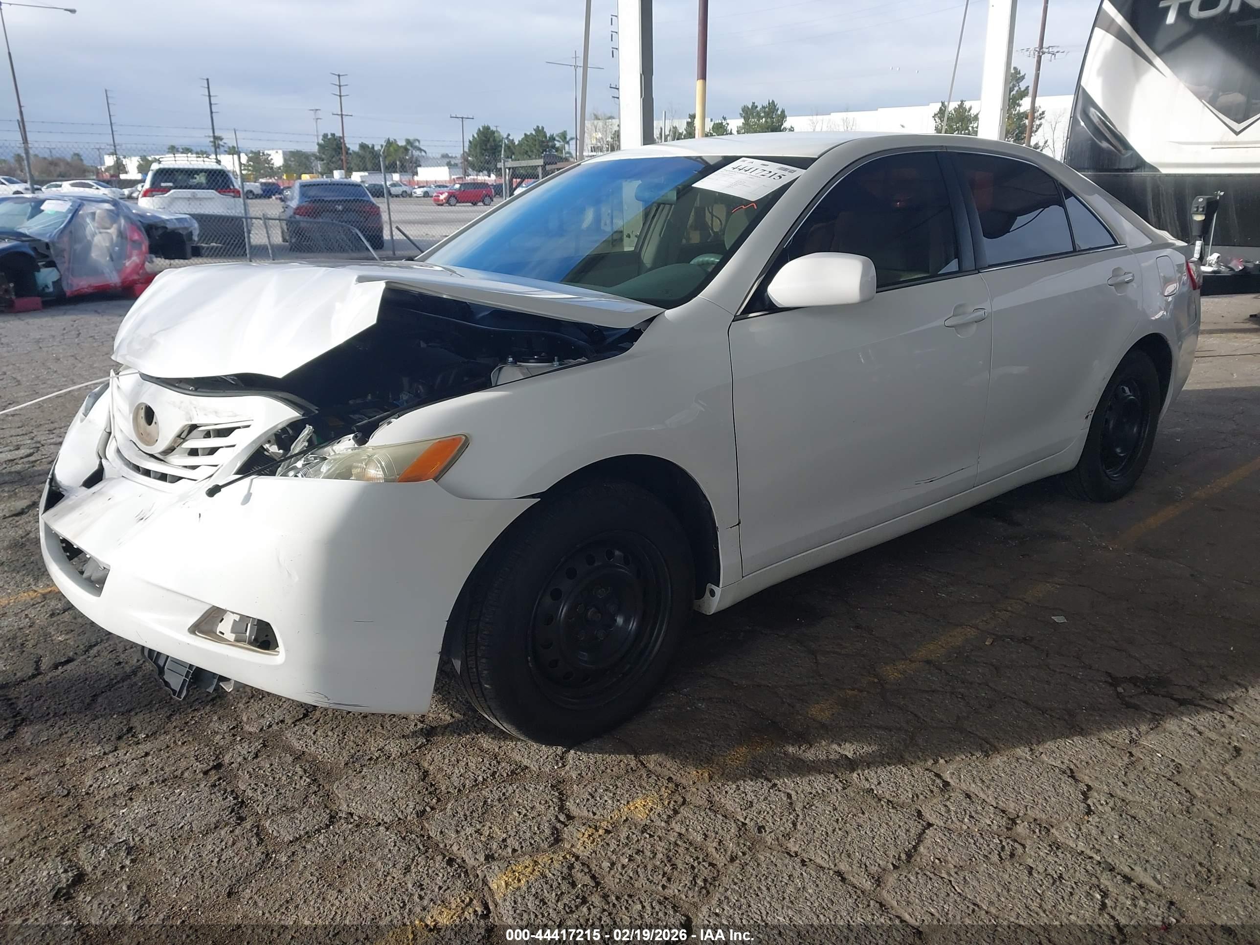 TOYOTA CAMRY image 2