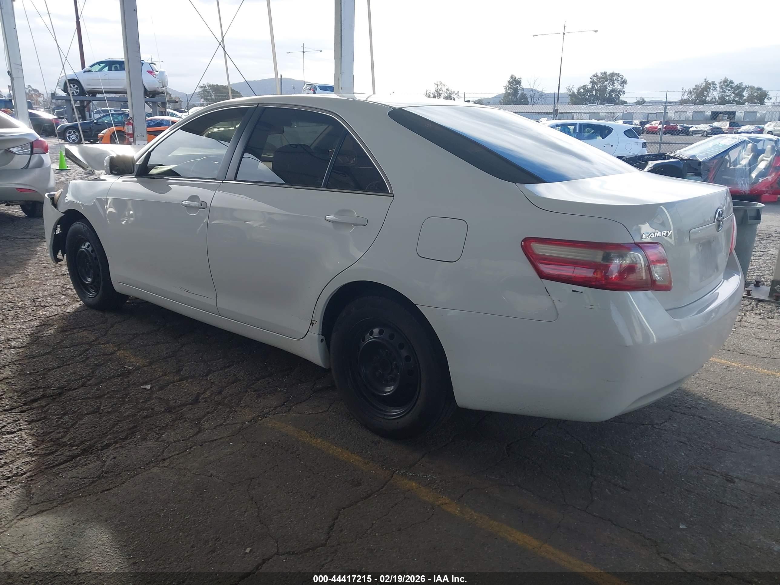 TOYOTA CAMRY image 3