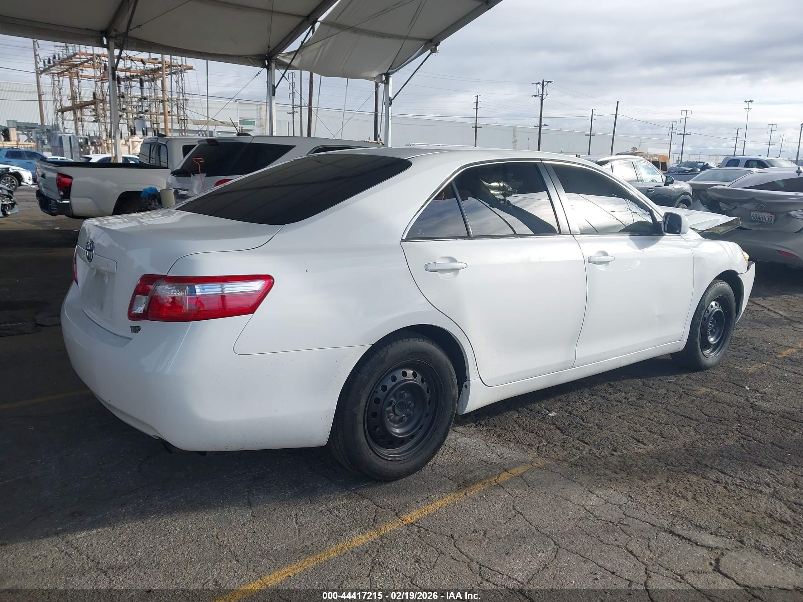 TOYOTA CAMRY image 4