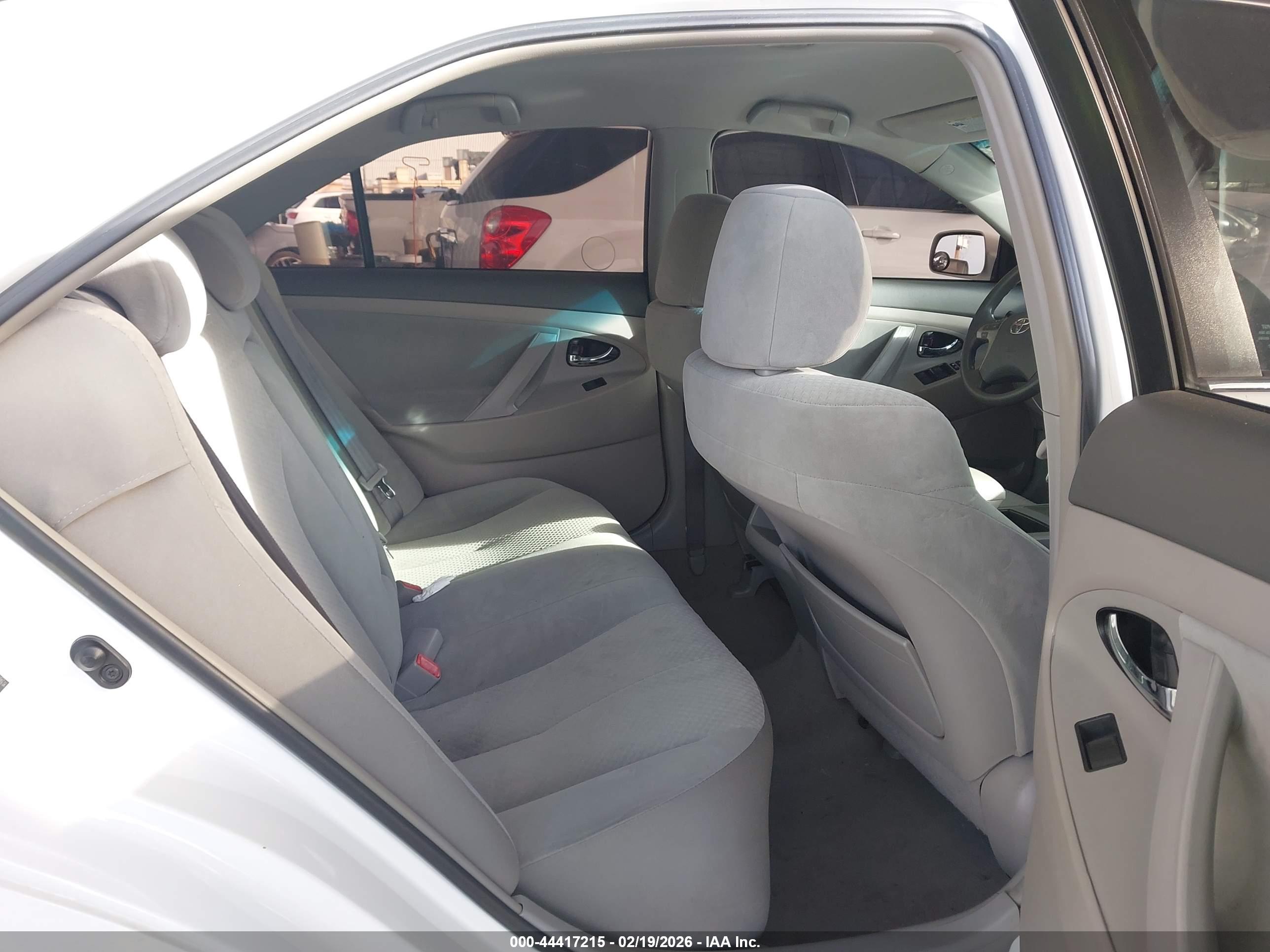 TOYOTA CAMRY image 8