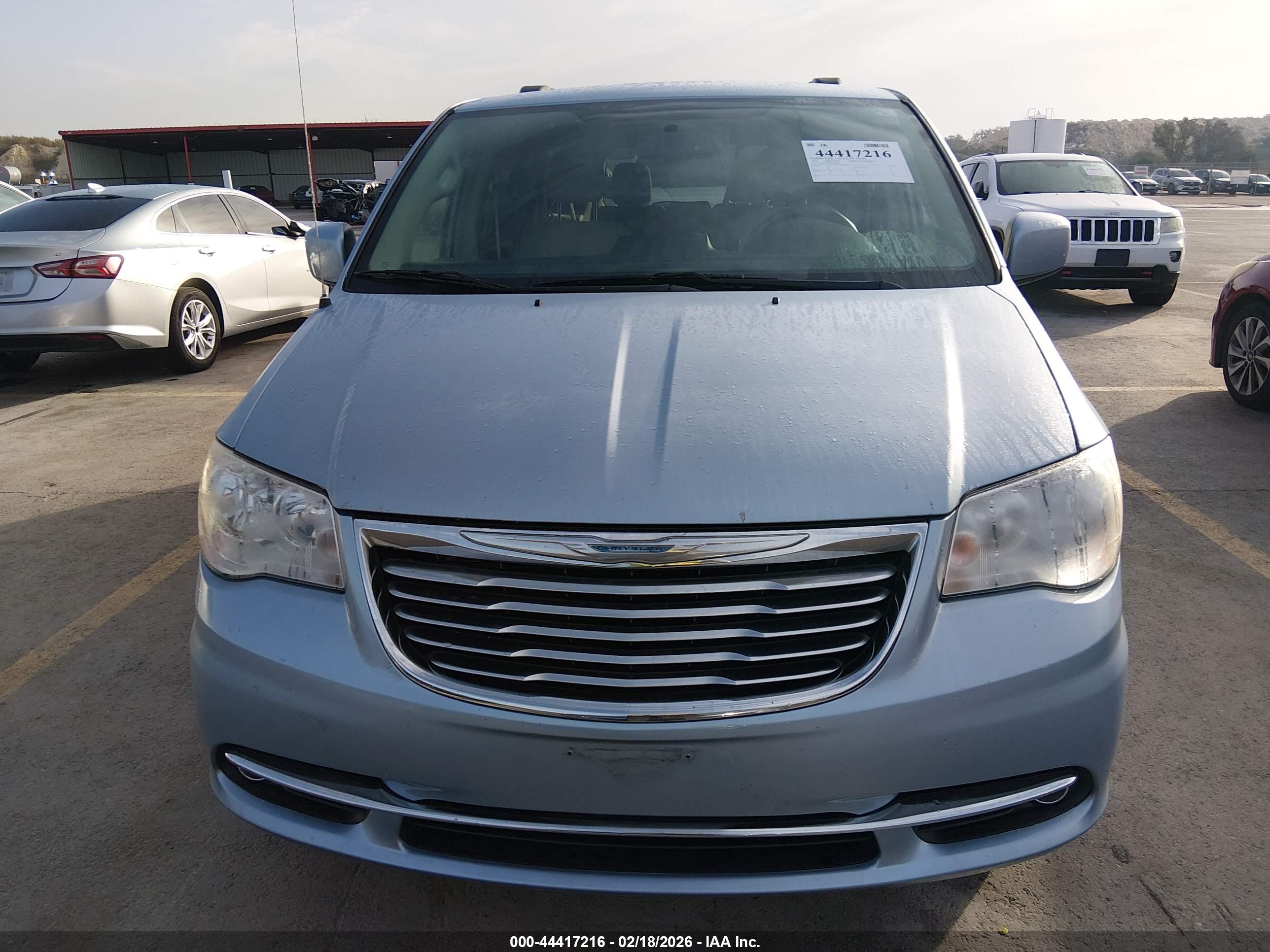CHRYSLER TOWN image 6
