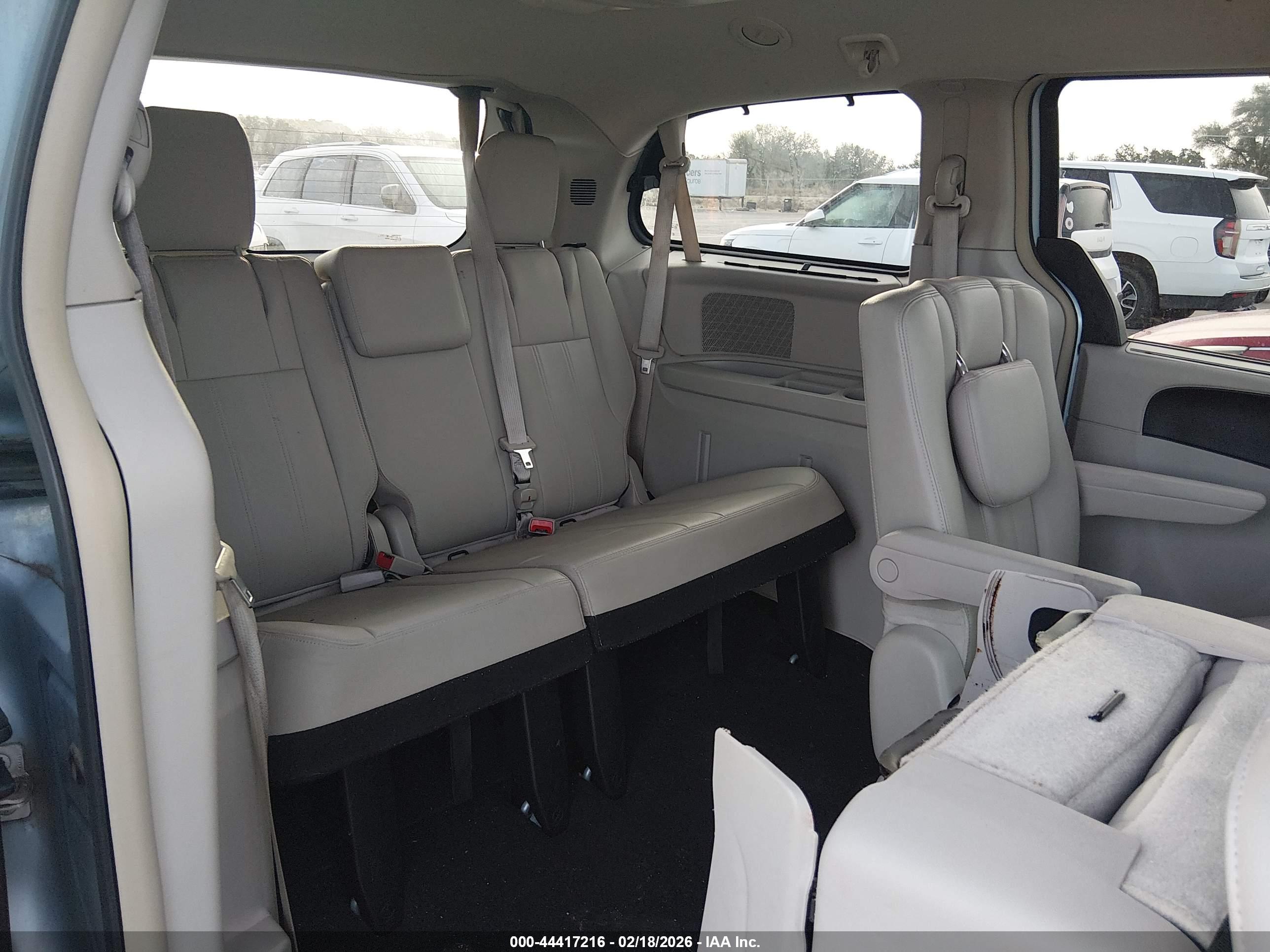 CHRYSLER TOWN image 8