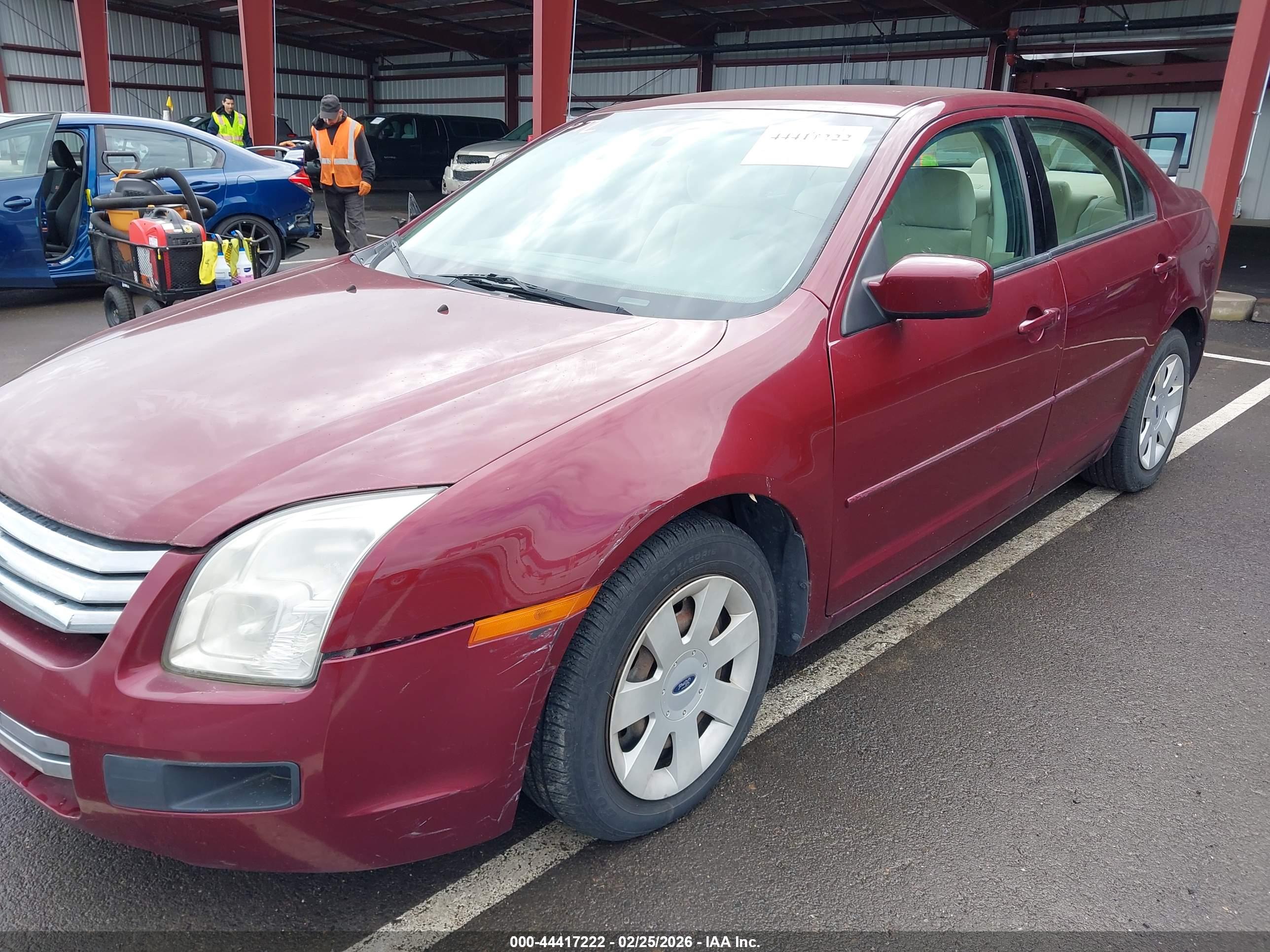 FORD FUSION image 6
