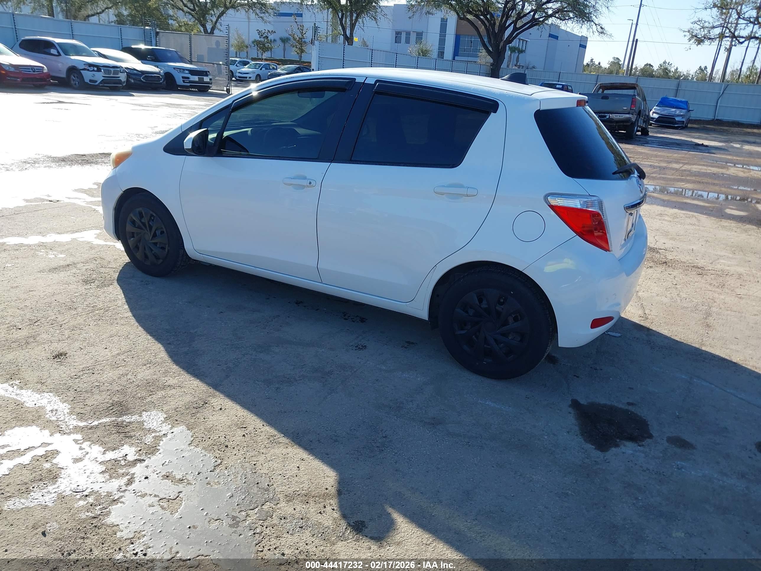 TOYOTA YARIS image 3