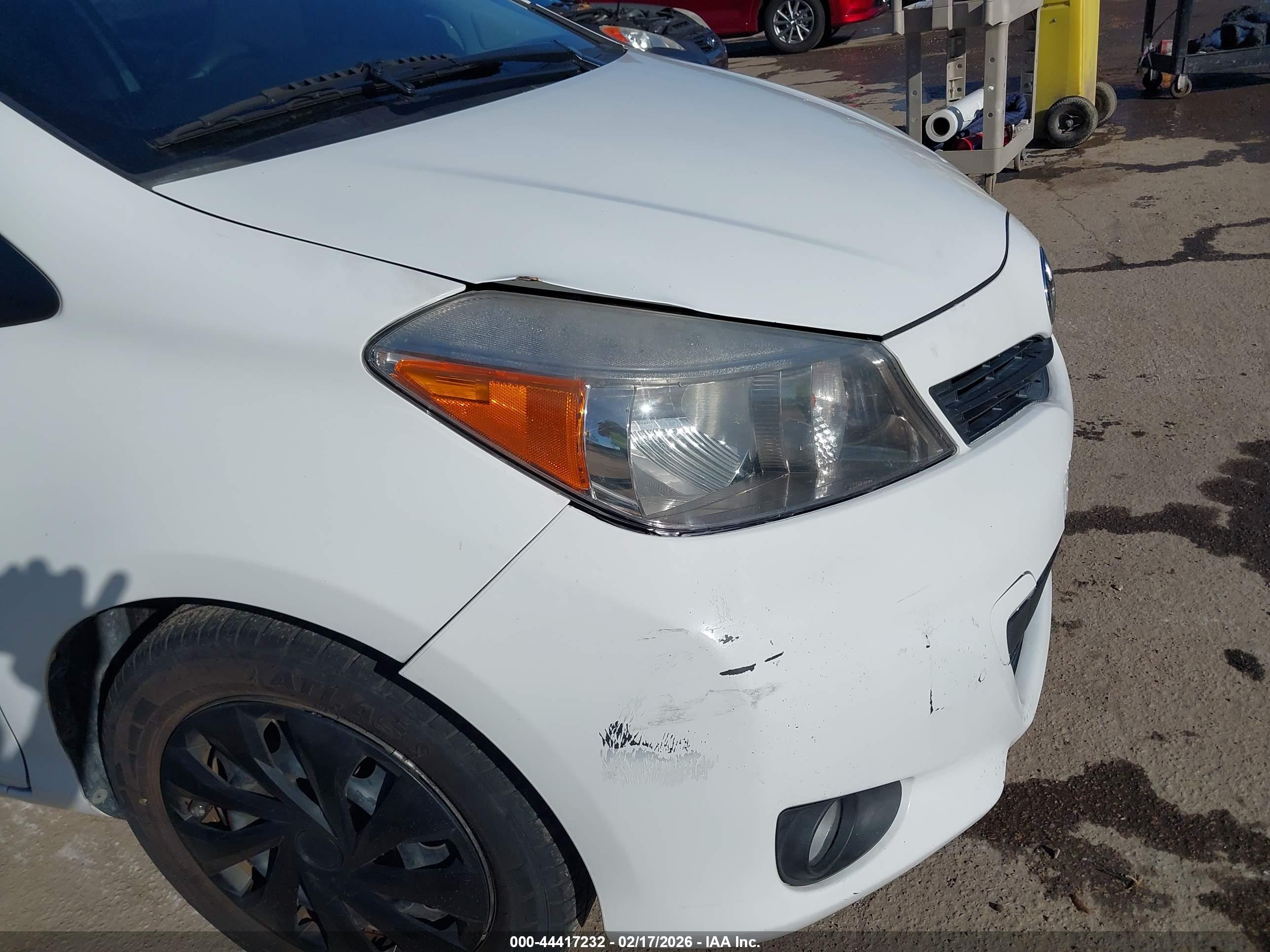 TOYOTA YARIS image 6