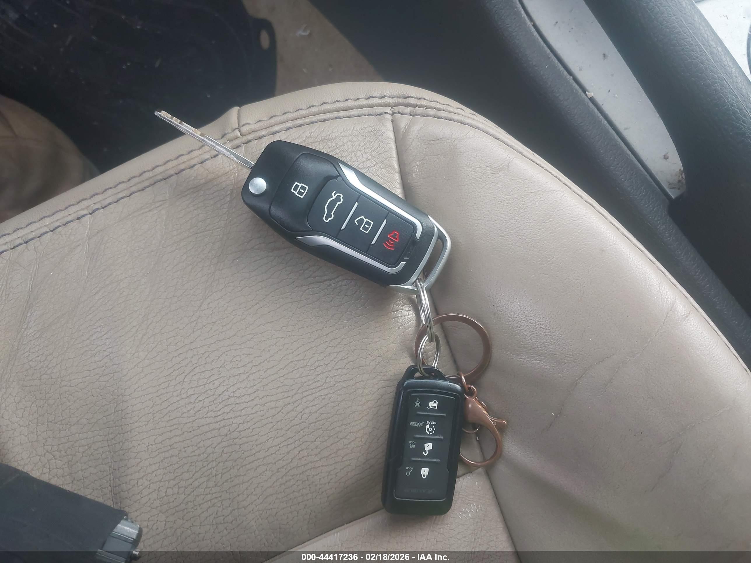FORD FUSION image 11