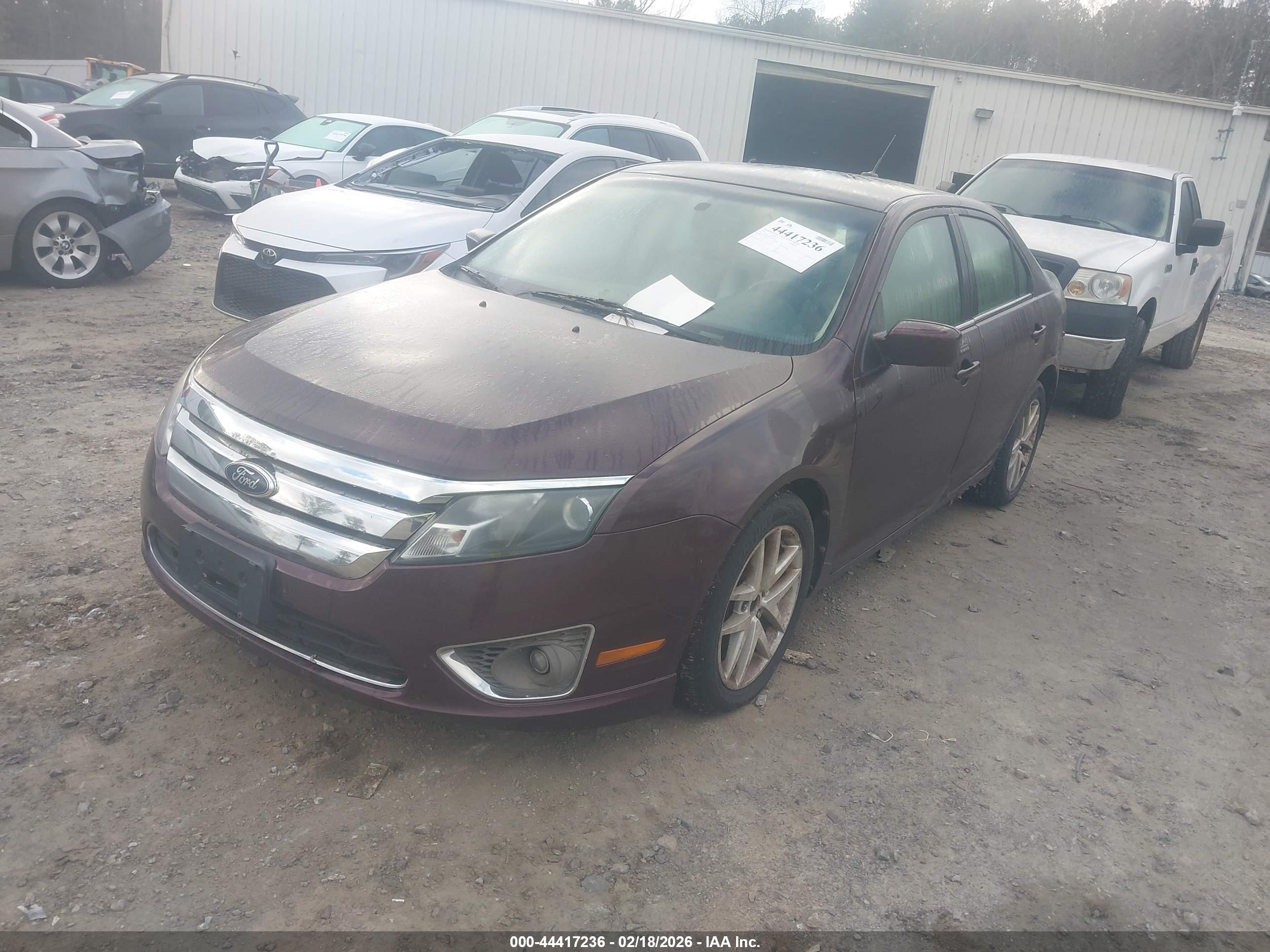 FORD FUSION image 2
