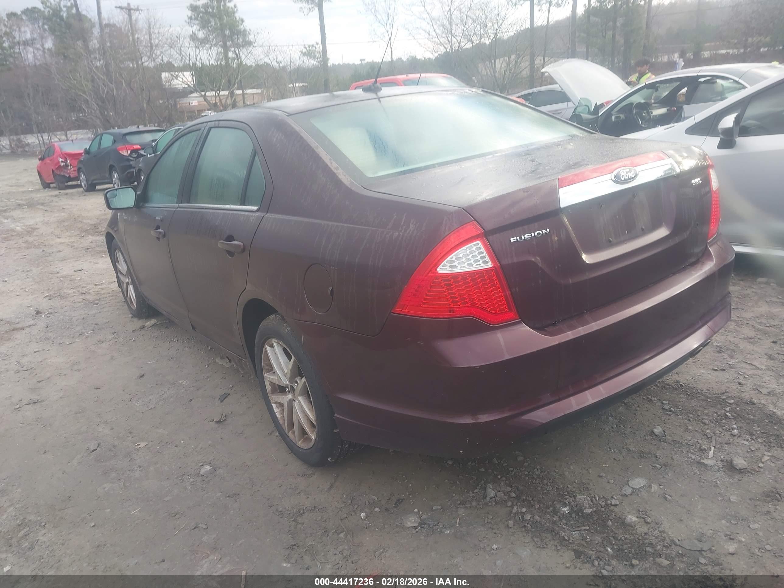 FORD FUSION image 3