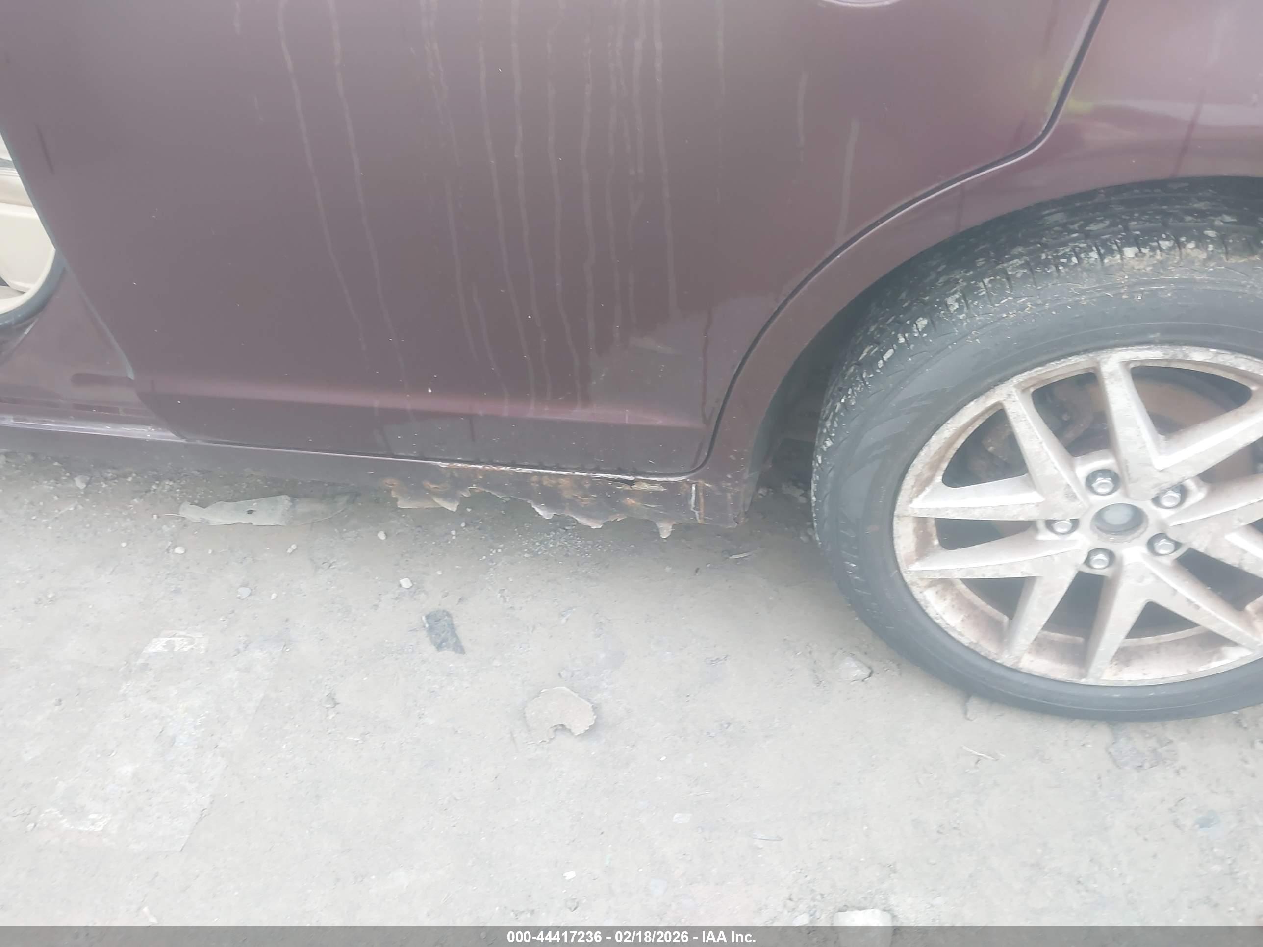 FORD FUSION image 6