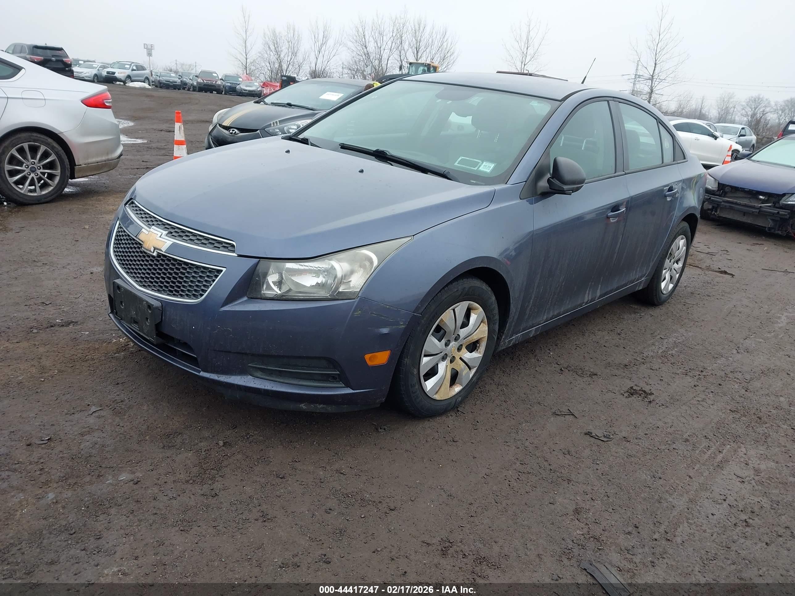 CHEVROLET CRUZE image 2