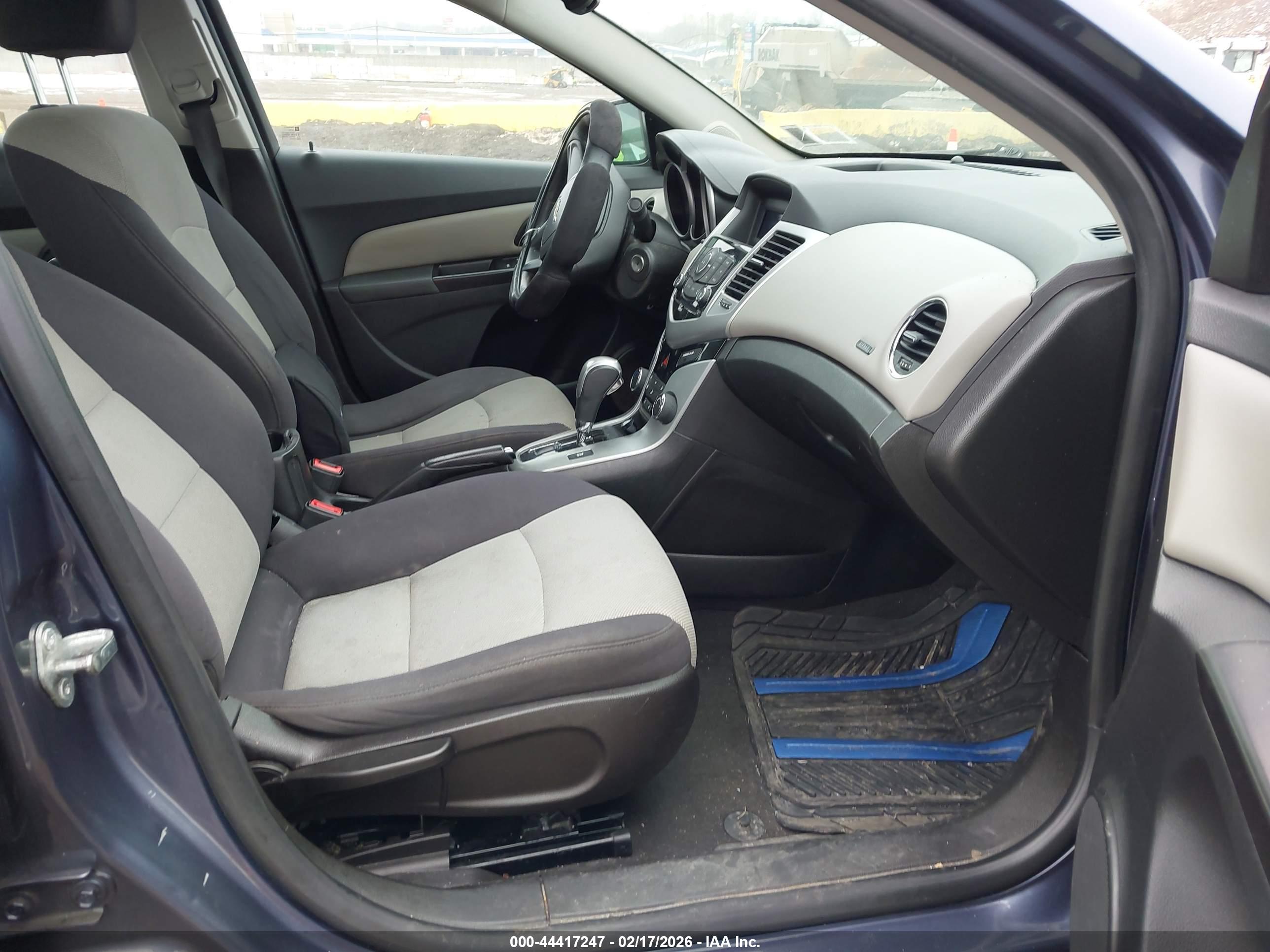 CHEVROLET CRUZE image 5