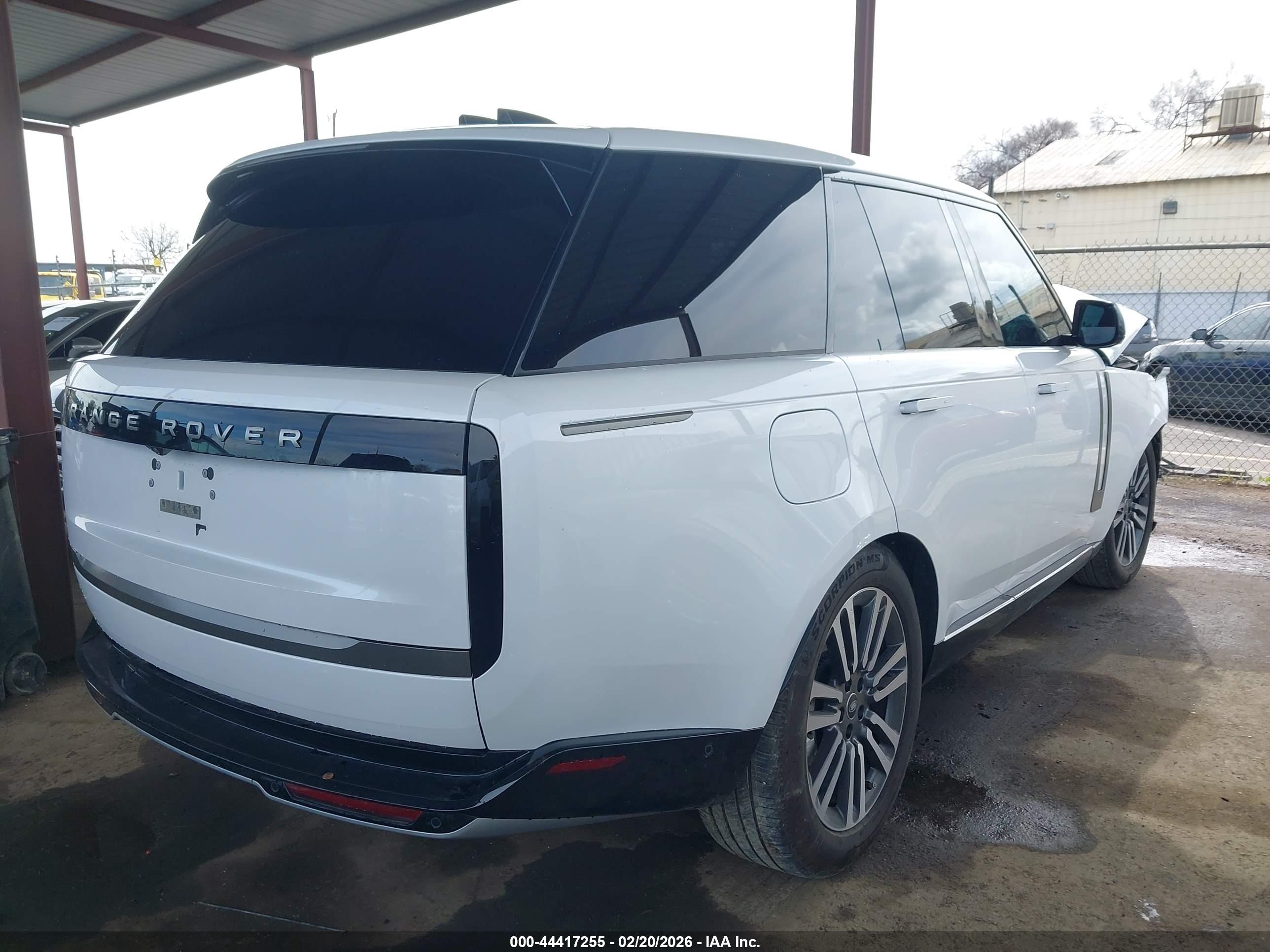 LAND ROVER image 4