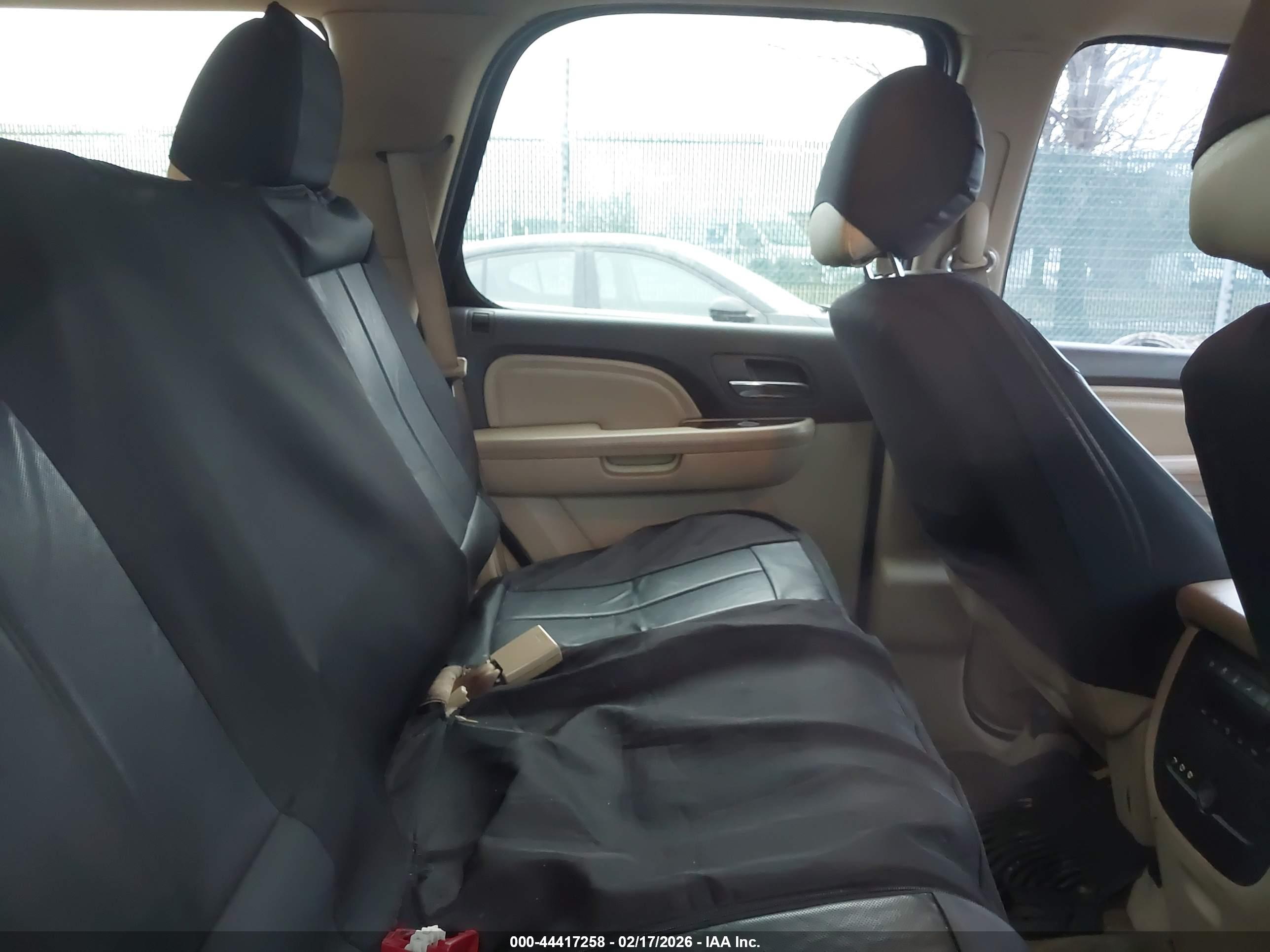 GMC YUKON image 8