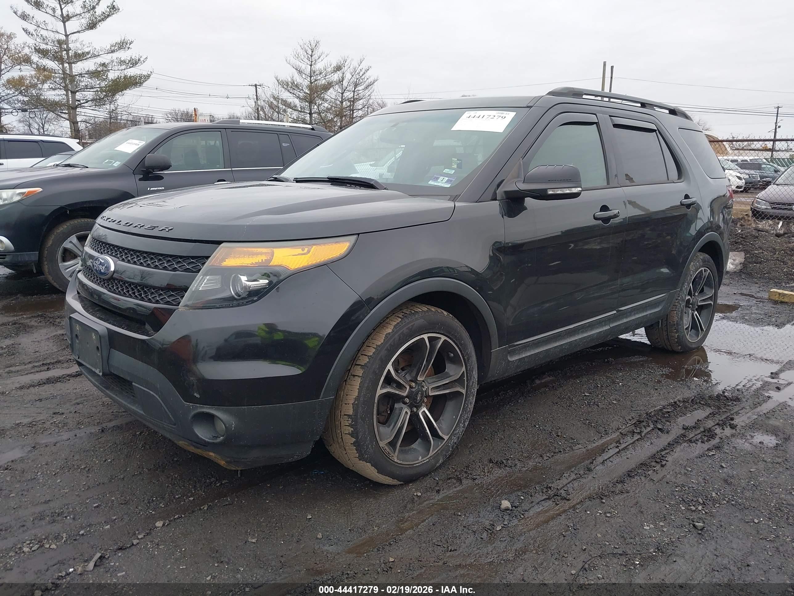FORD EXPLORER image 2