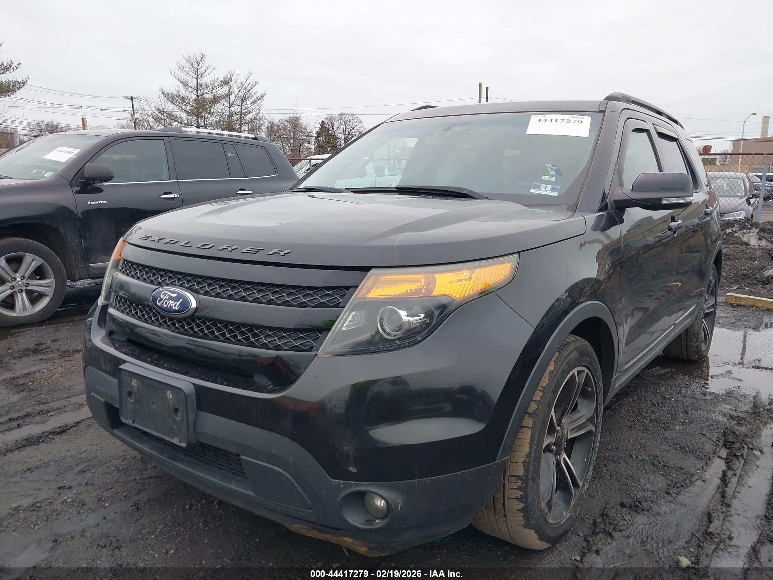FORD EXPLORER image 6