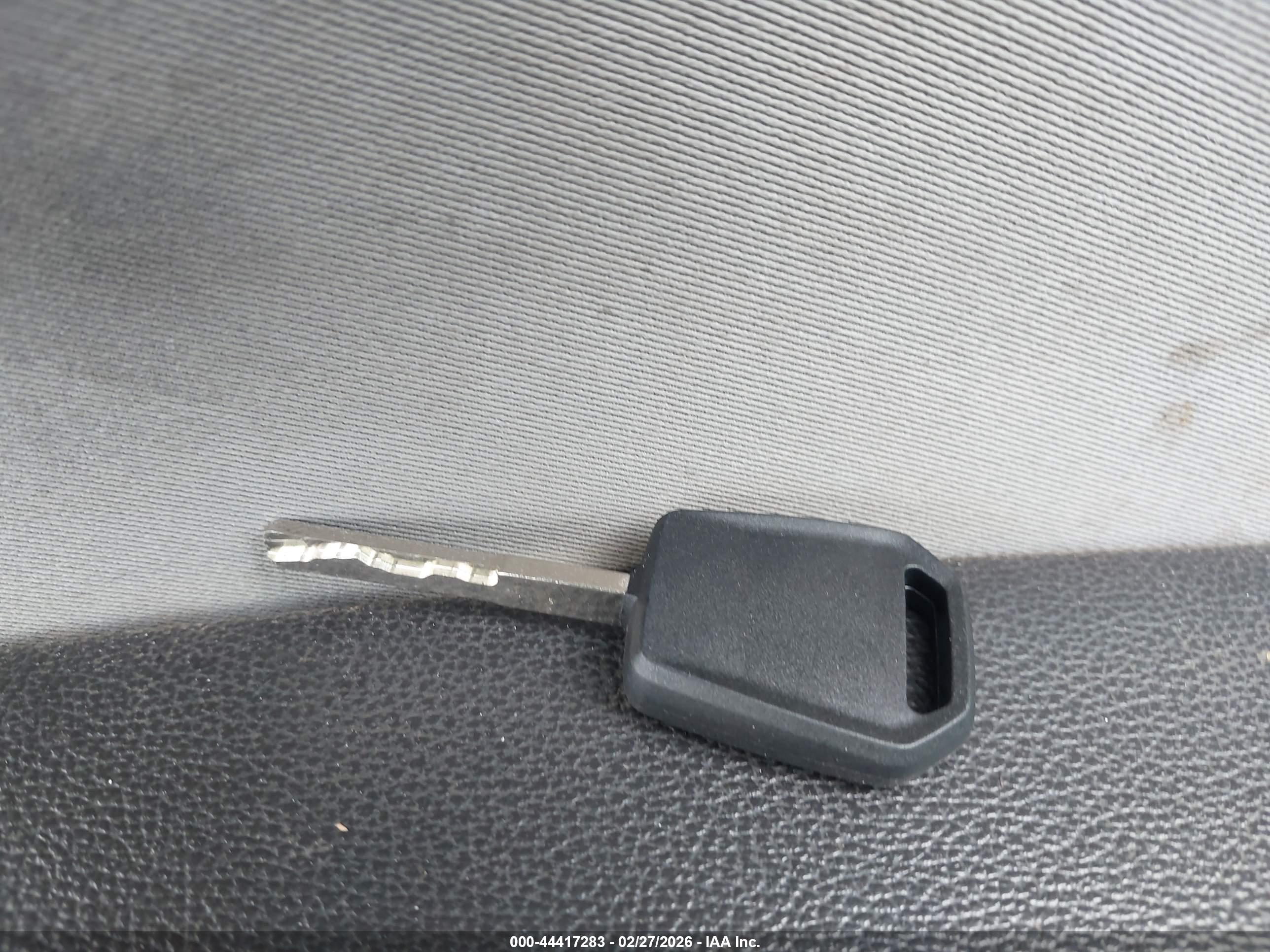 FORD FUSION image 11