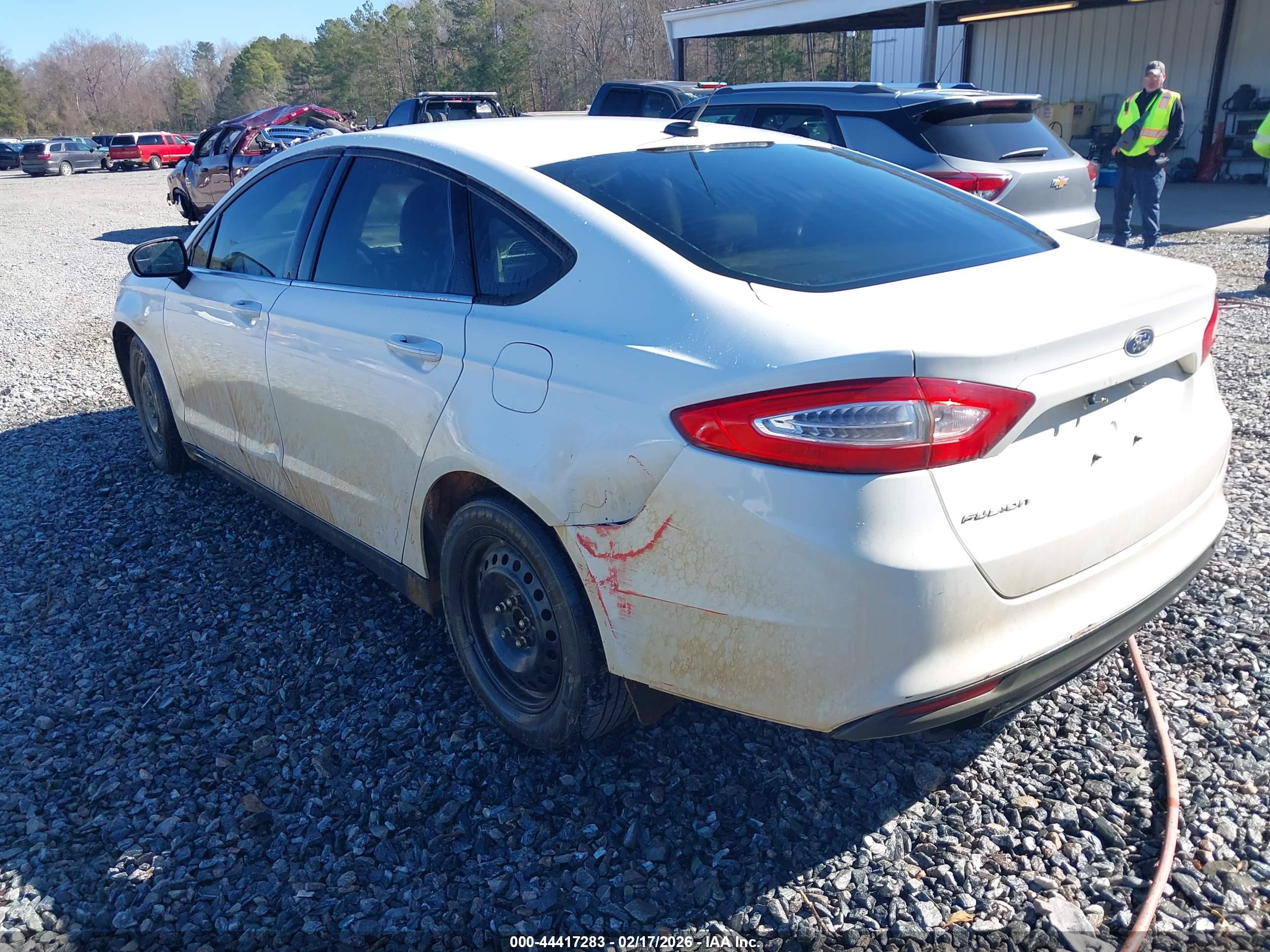 FORD FUSION image 3