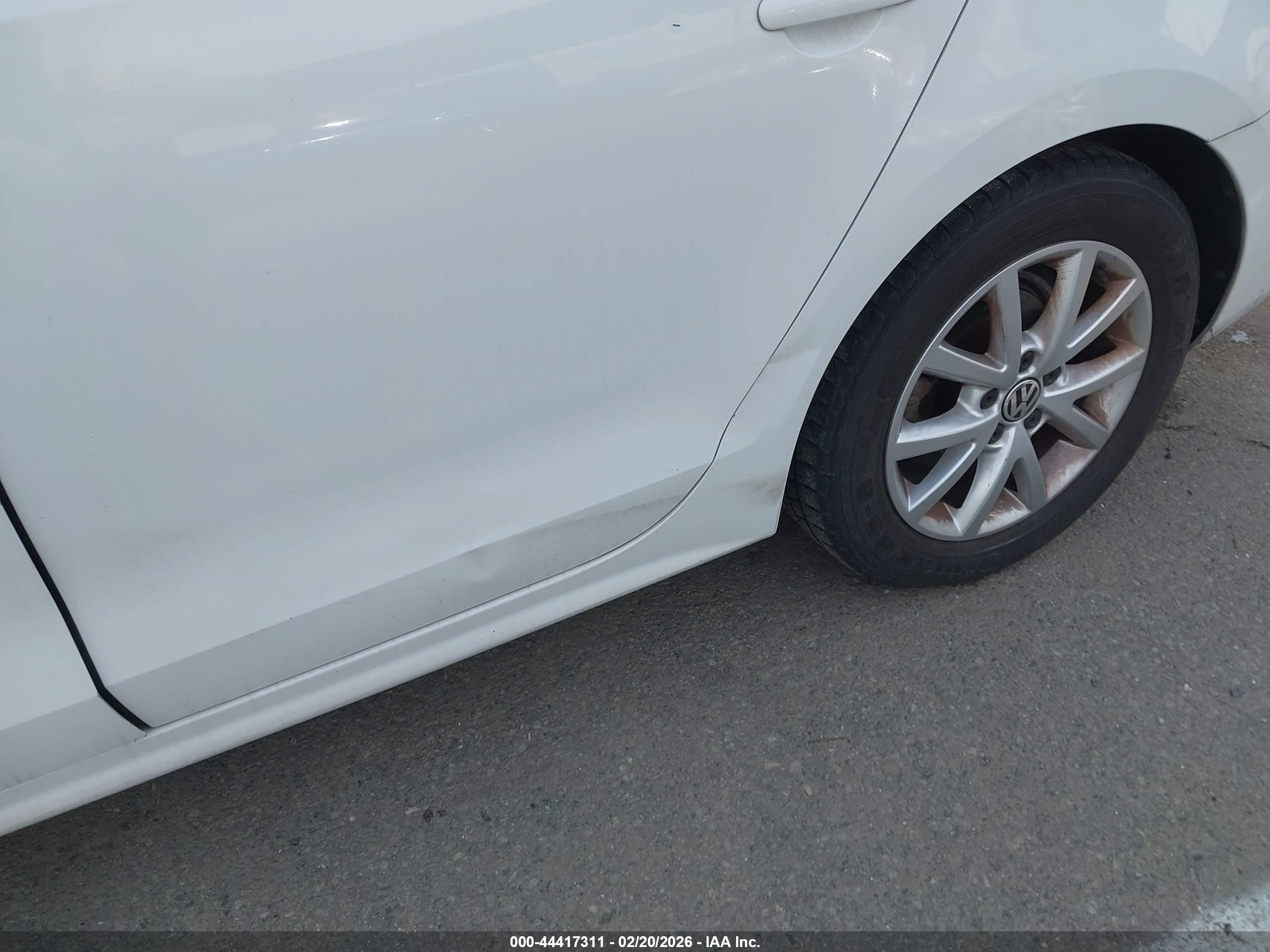 VOLKSWAGEN JETTA image 6