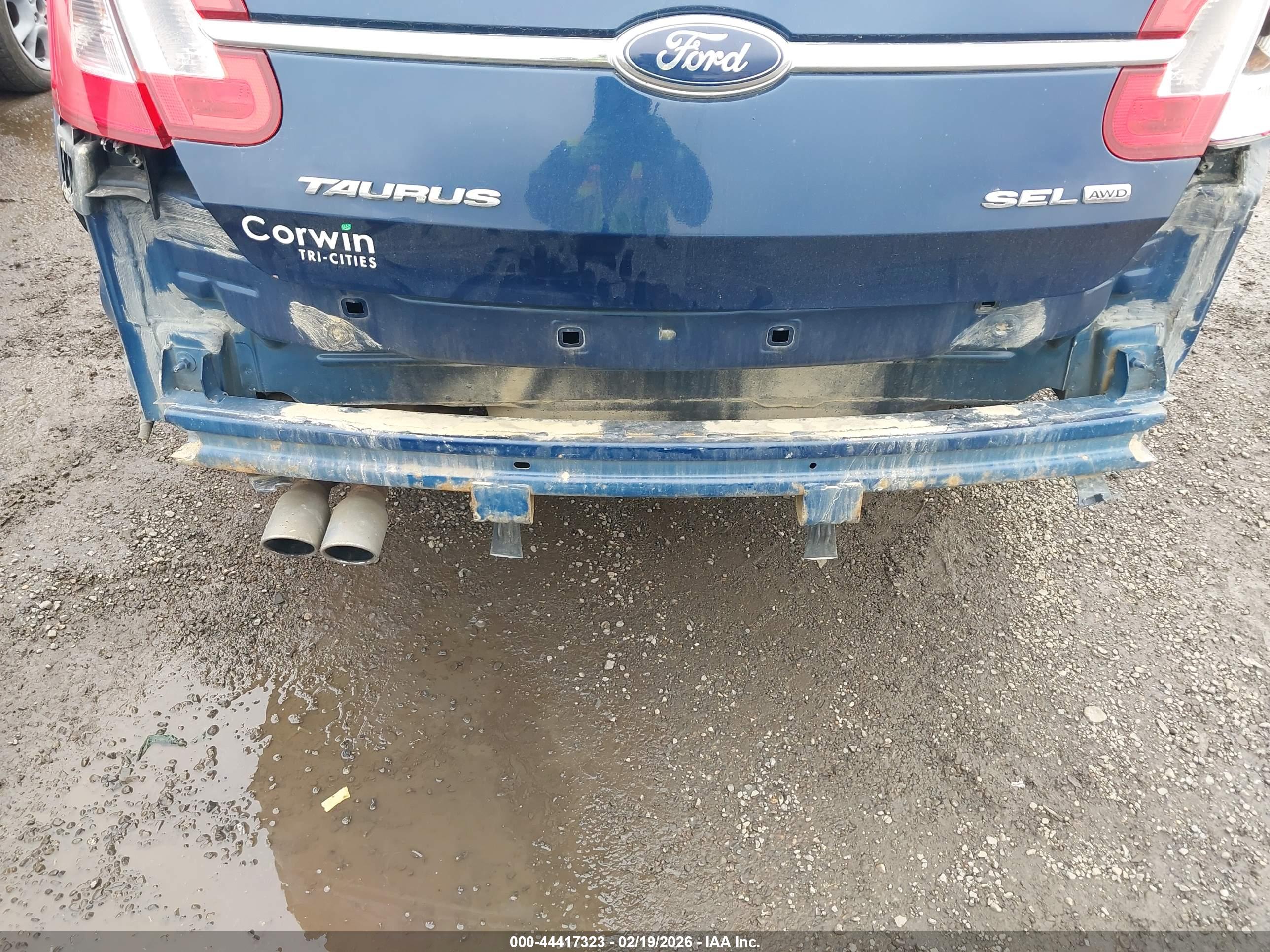 FORD TAURUS image 6