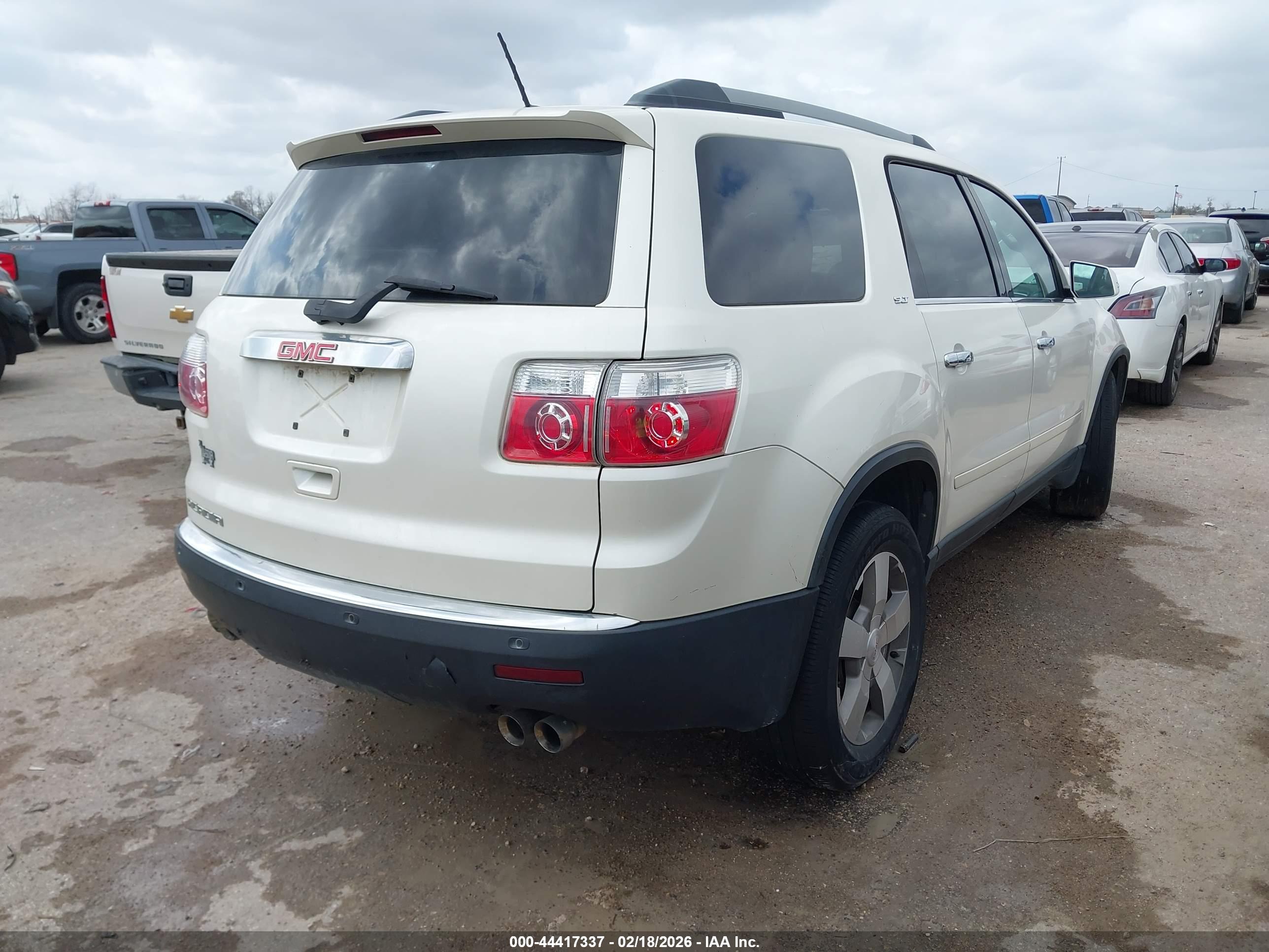GMC ACADIA image 4