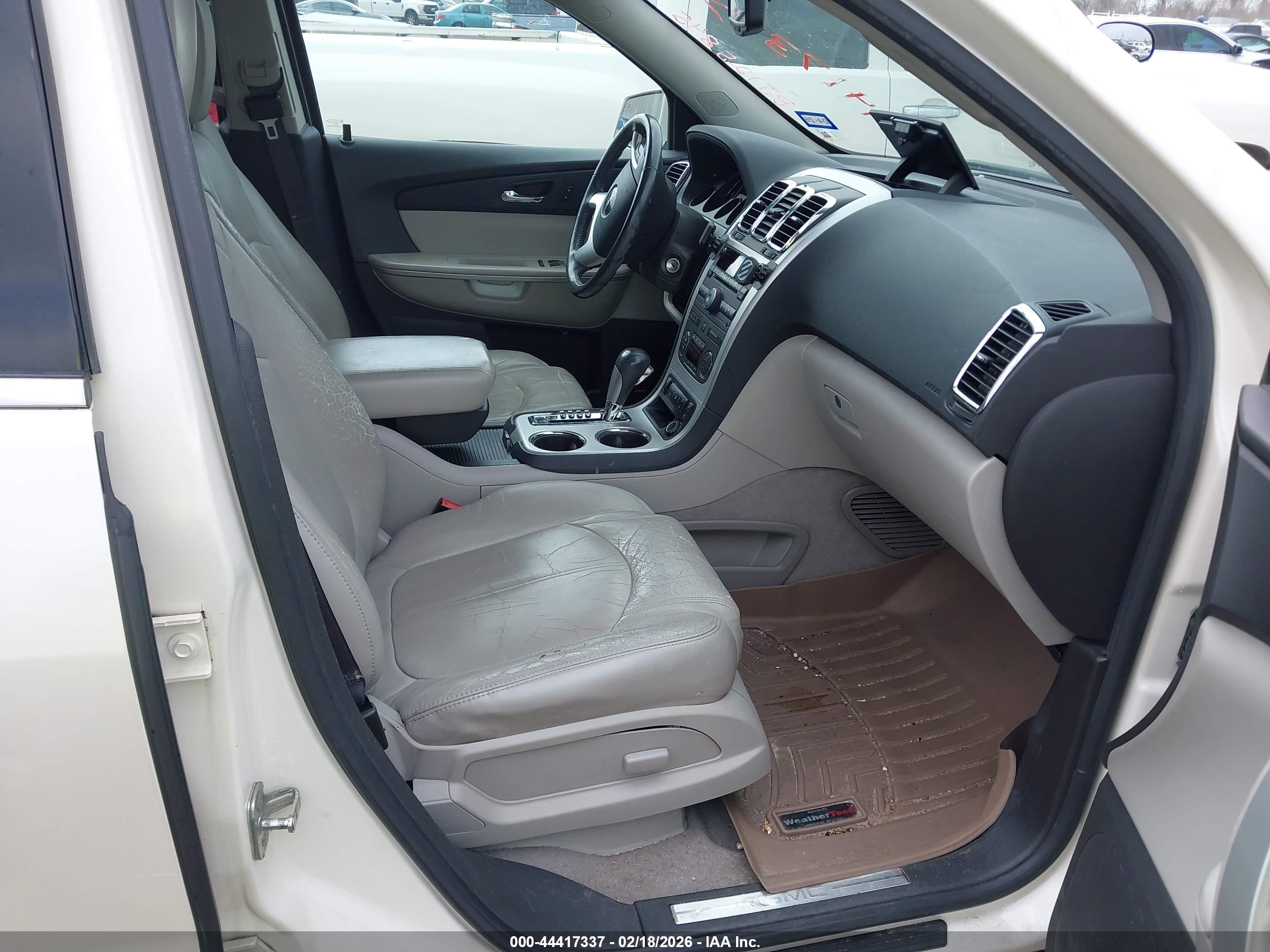 GMC ACADIA image 5