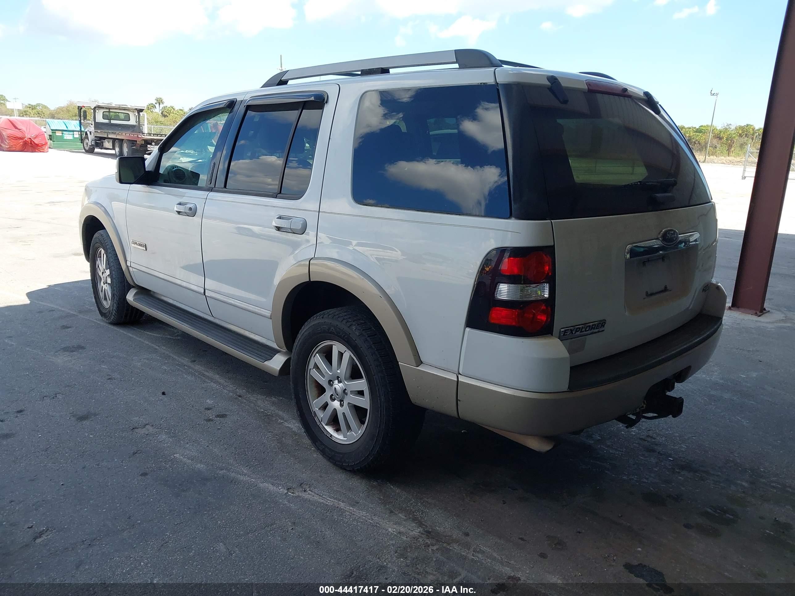 FORD EXPLORER image 3