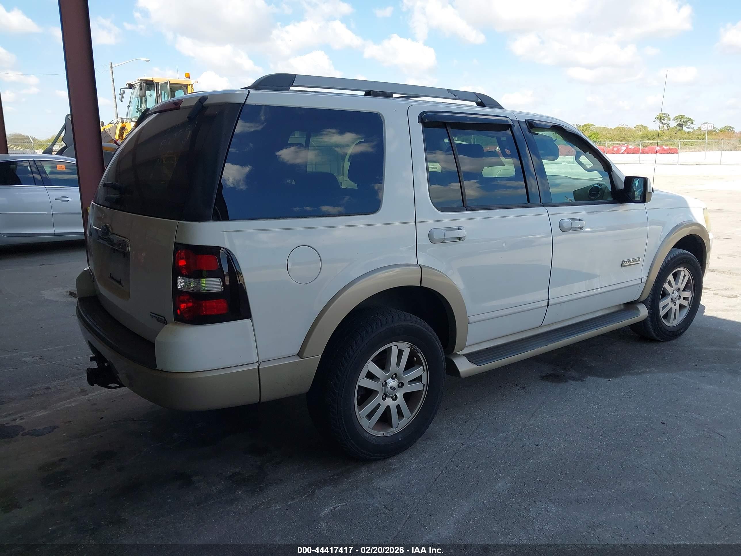 FORD EXPLORER image 4