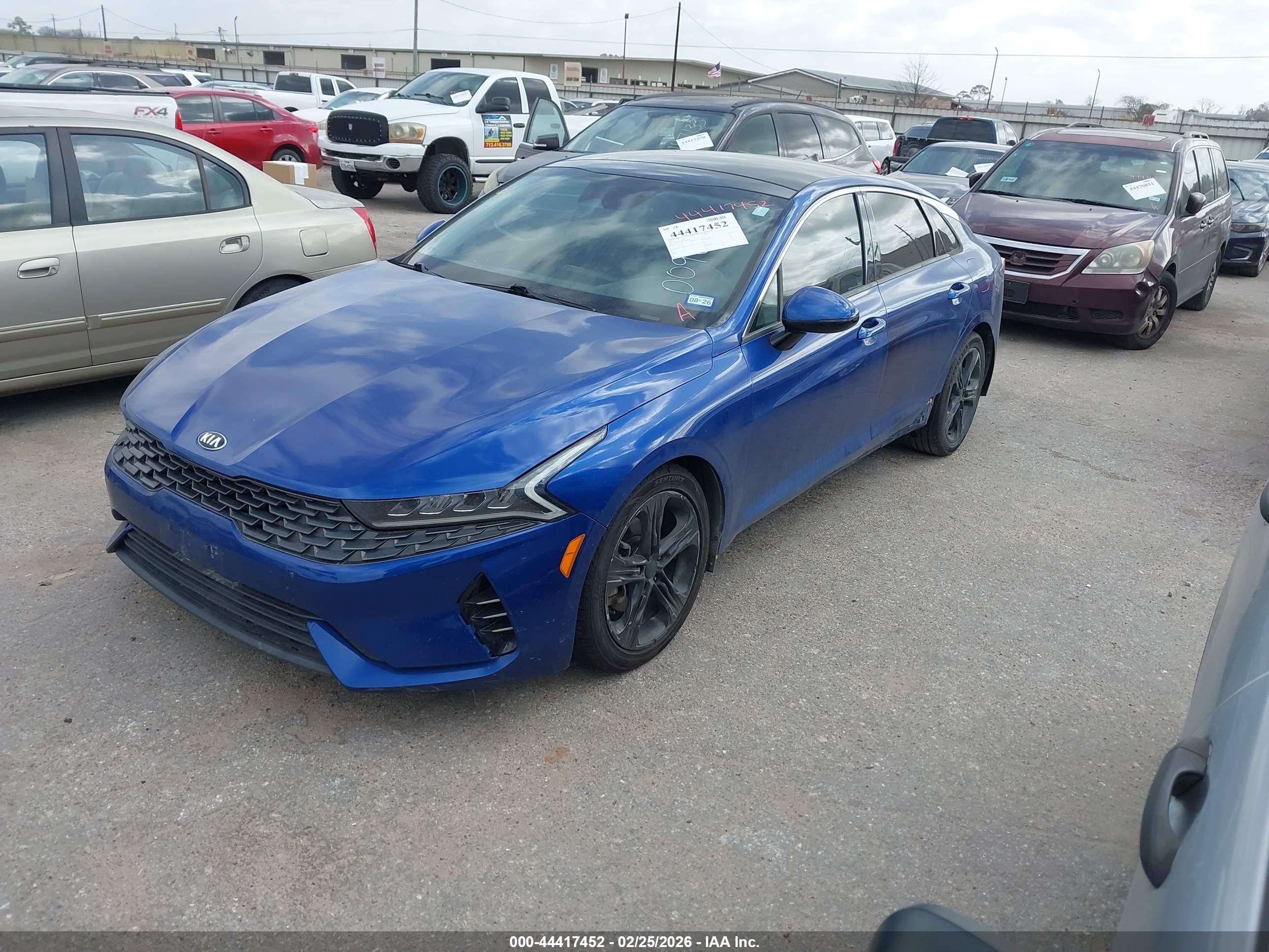 KIA K5 image 2