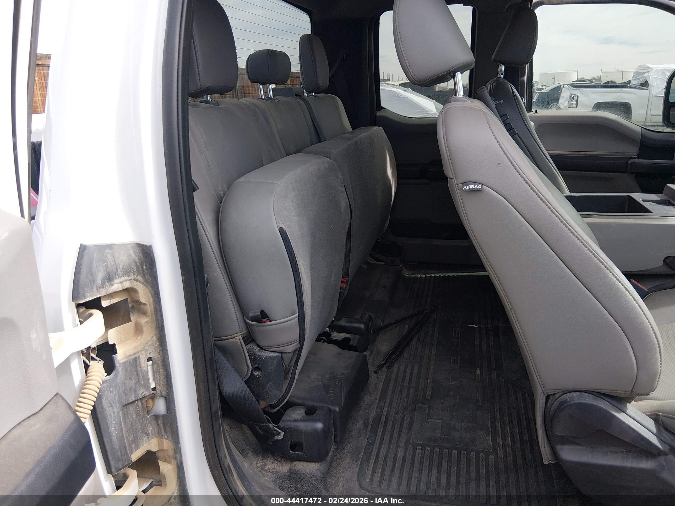 FORD F-250 image 8
